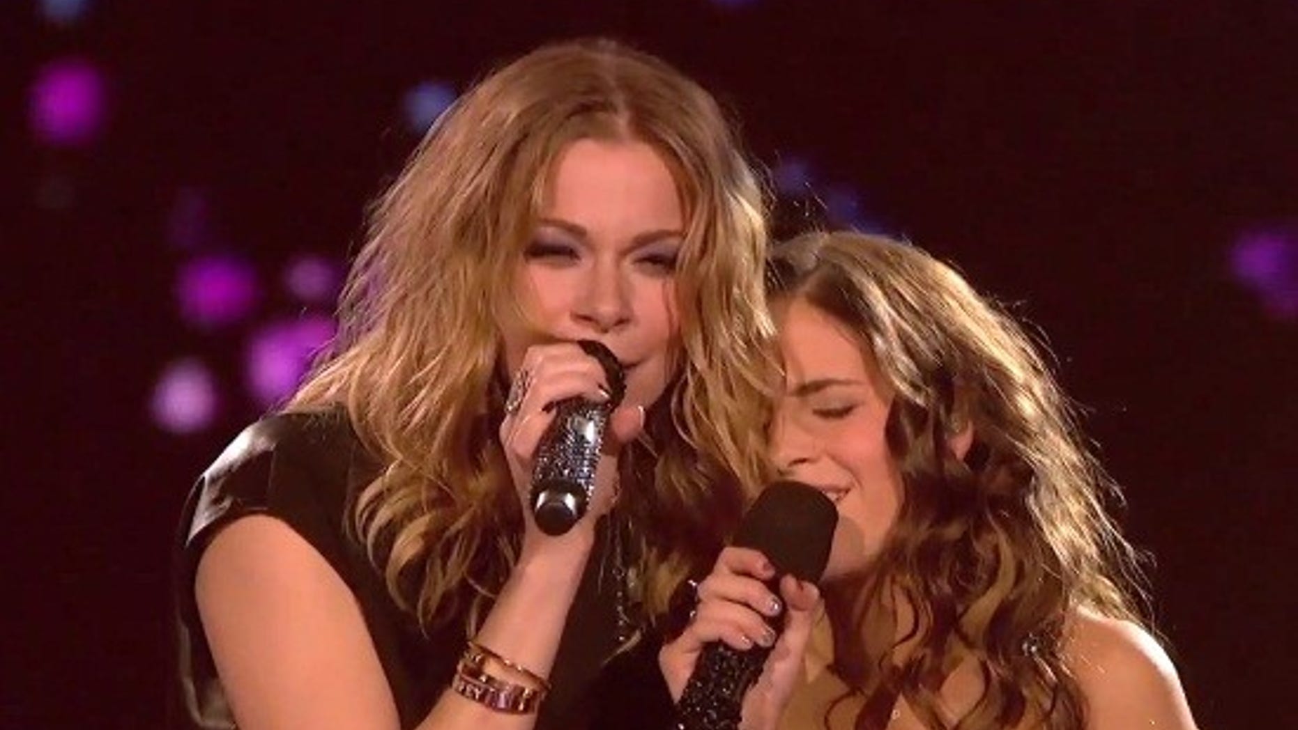 LeAnn Rimes performs with Carly Rose Sonenclar on "The X Factor."