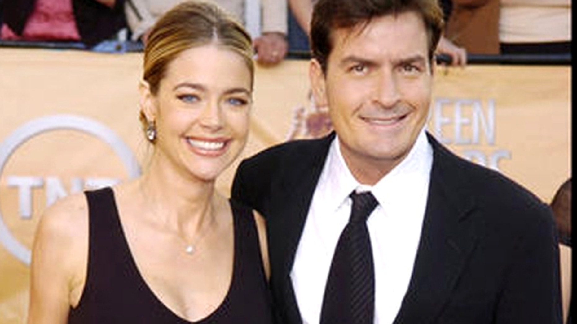 Charlie Sheen Spotted Arm In Arm With Ex Wife Denise Richards Following Dinner Date Report Says 