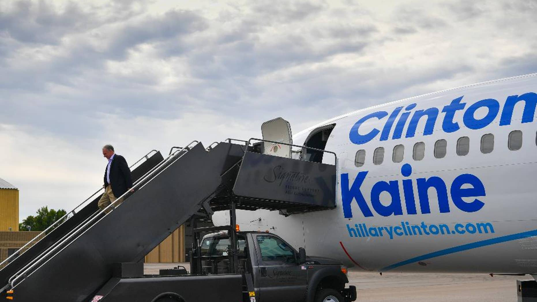 Democratic vice presidential candidate, Sen. Tim Kaine, D-Va., arrives in Minneapolis Tuesday, Sept. 13, 2016. (Glen Stubbe/Star Tribune via AP)
