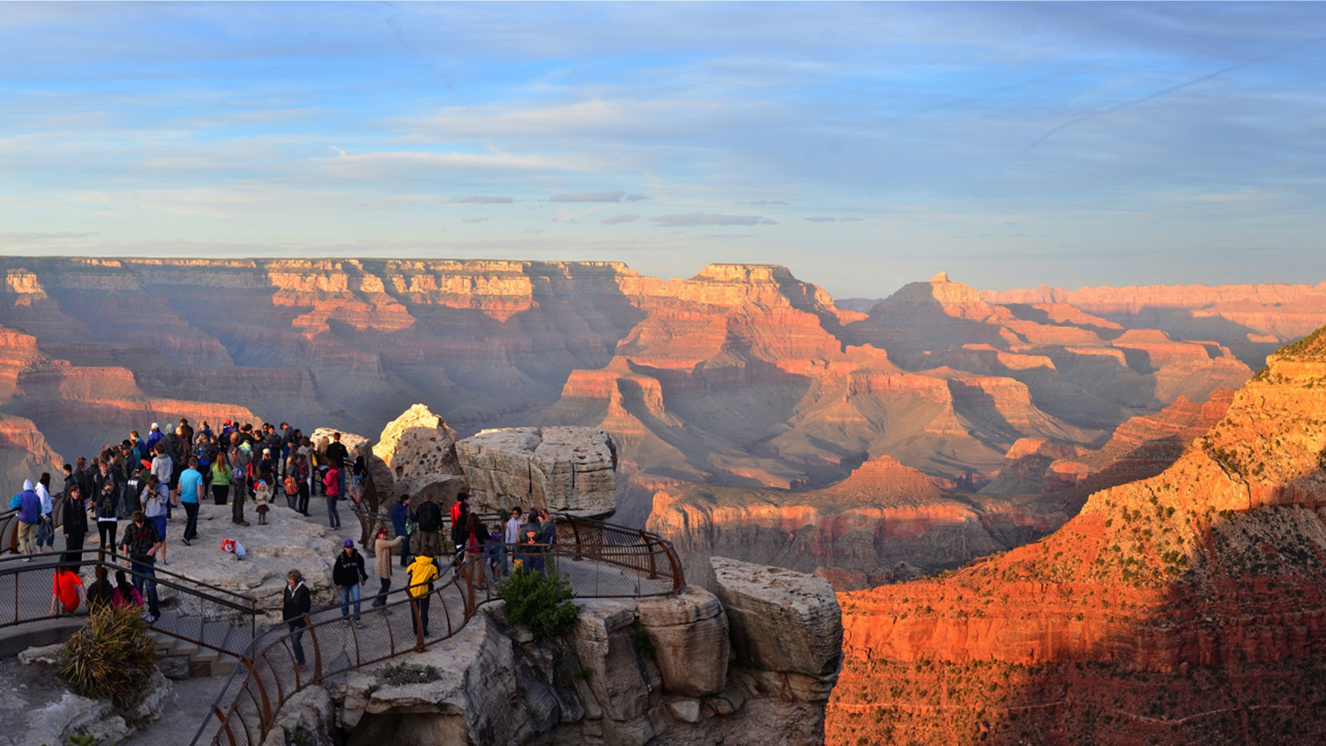 A short walk or free shuttle bus ride from the main parking areas at Grand Canyon Visitor Center, Mather Point provides a spectacular view of Grand Canyon.