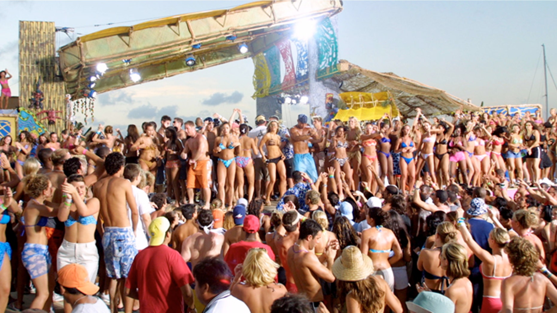 The stage at MTV's Spring Break 2001 in Cancun, Mexico, which airs March 23-25. 3/14/01 Photo by Scott Gries/ImageDirect.*** Exclusive ***