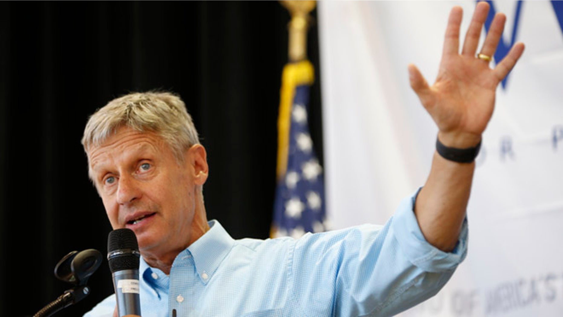 SALT LAKE CITY, UT - AUGUST 6: Libertarian presidential candidate Gary Johnson talks to a crowd of supporters at a rally on August 6, 2015 in Salt Lake City, Utah. Johnson has spent the day campaigning in Salt Lake City, the home town of former republican presidential candidate Mitt Romney. (Photo by George Frey/Getty Images)