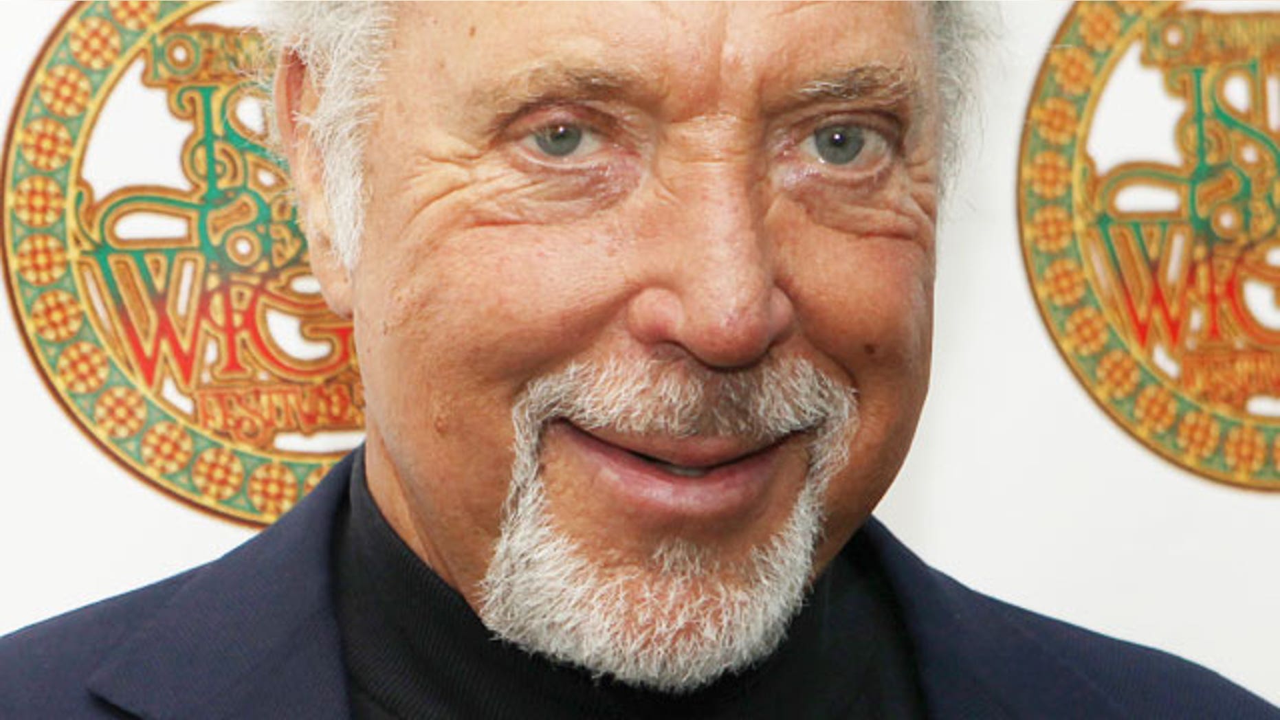 Tom Jones (AP)