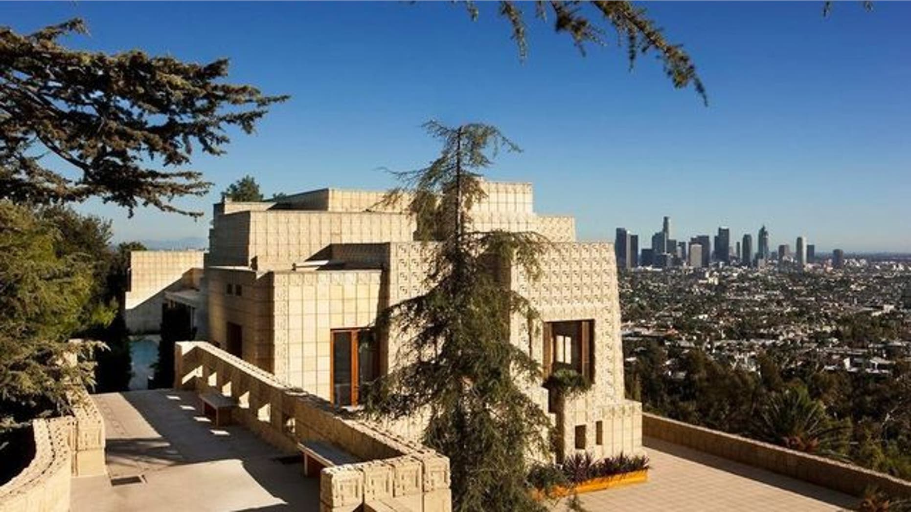 ennis-house