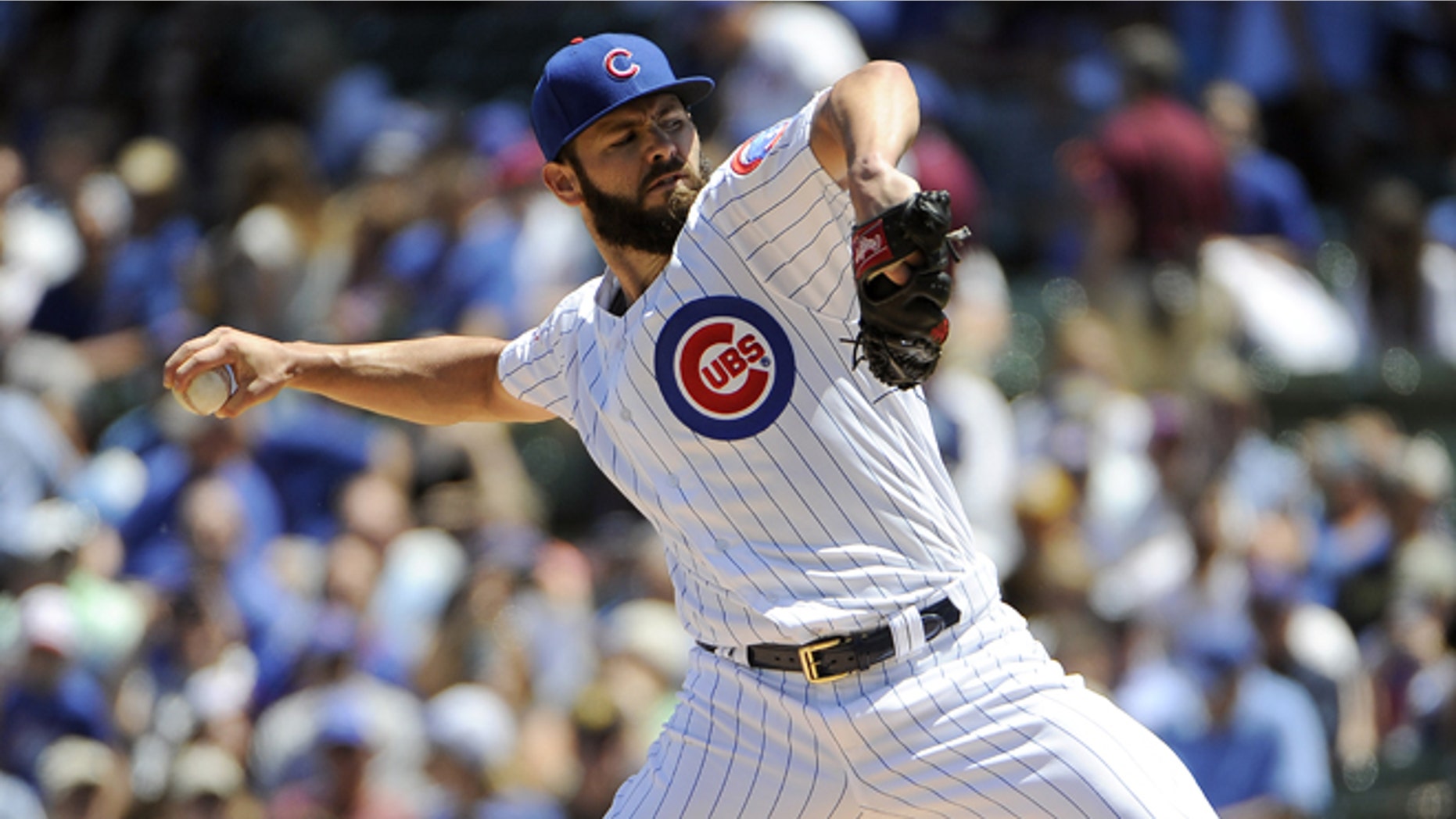 CHICAGO, IL - JUNE 17: Jake Arrieta #49 of the Chicago Cubs pitches against the Pittsburgh Pirates during the first inning on June 17, 2016 at Wrigley Field in Chicago, Illinois. (Photo by David Banks/Getty Images)