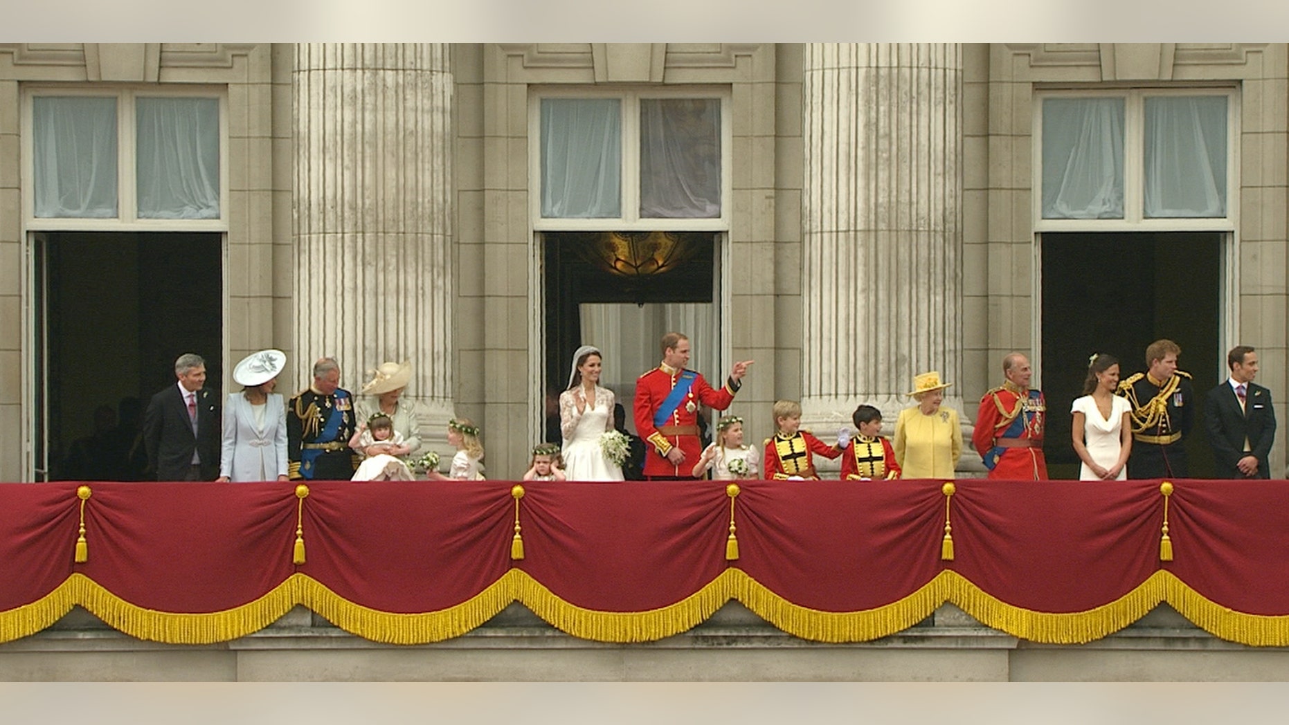 Britain's Prince William, center right, stands on the balcony of Buckingham Palace with his wife, Kate, the Dutchess of Cambridge, center left, and other royals after the Royal Wedding in London on Friday, April, 29, 2011.