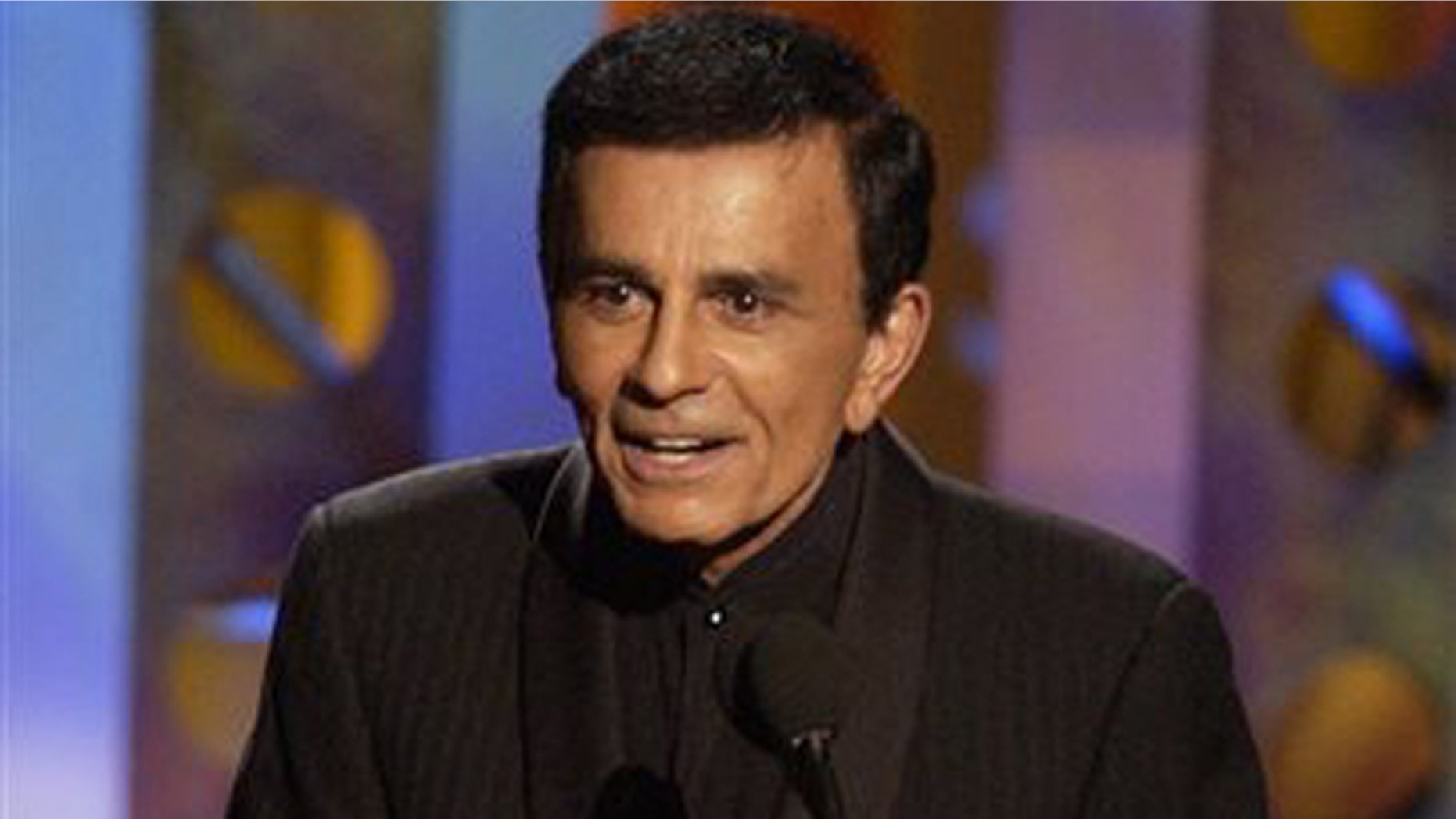 FILE - In this Monday, Oct. 27, 2003 file photo, Casey Kasem accepts a radio icon award during the Radio Music Awards in Las Vegas. Kasem, the smooth-voiced radio broadcaster who became the king of the top 40 countdown, died Sunday, June 15, 2014, according to Danny Deraney, publicist for Kasem's daughter, Kerri. He was 82. (AP Photo/Joe Cavaretta, file)