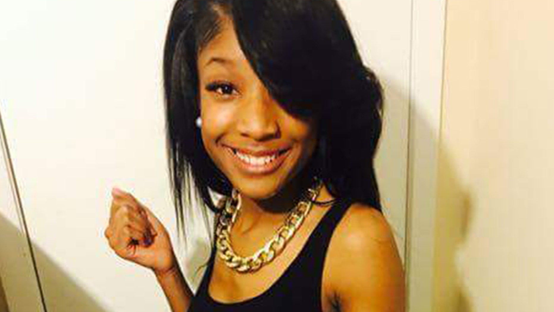 Cornell Henry called 911 after killing his girlfriend, Cherrkisha Jones, according to police.