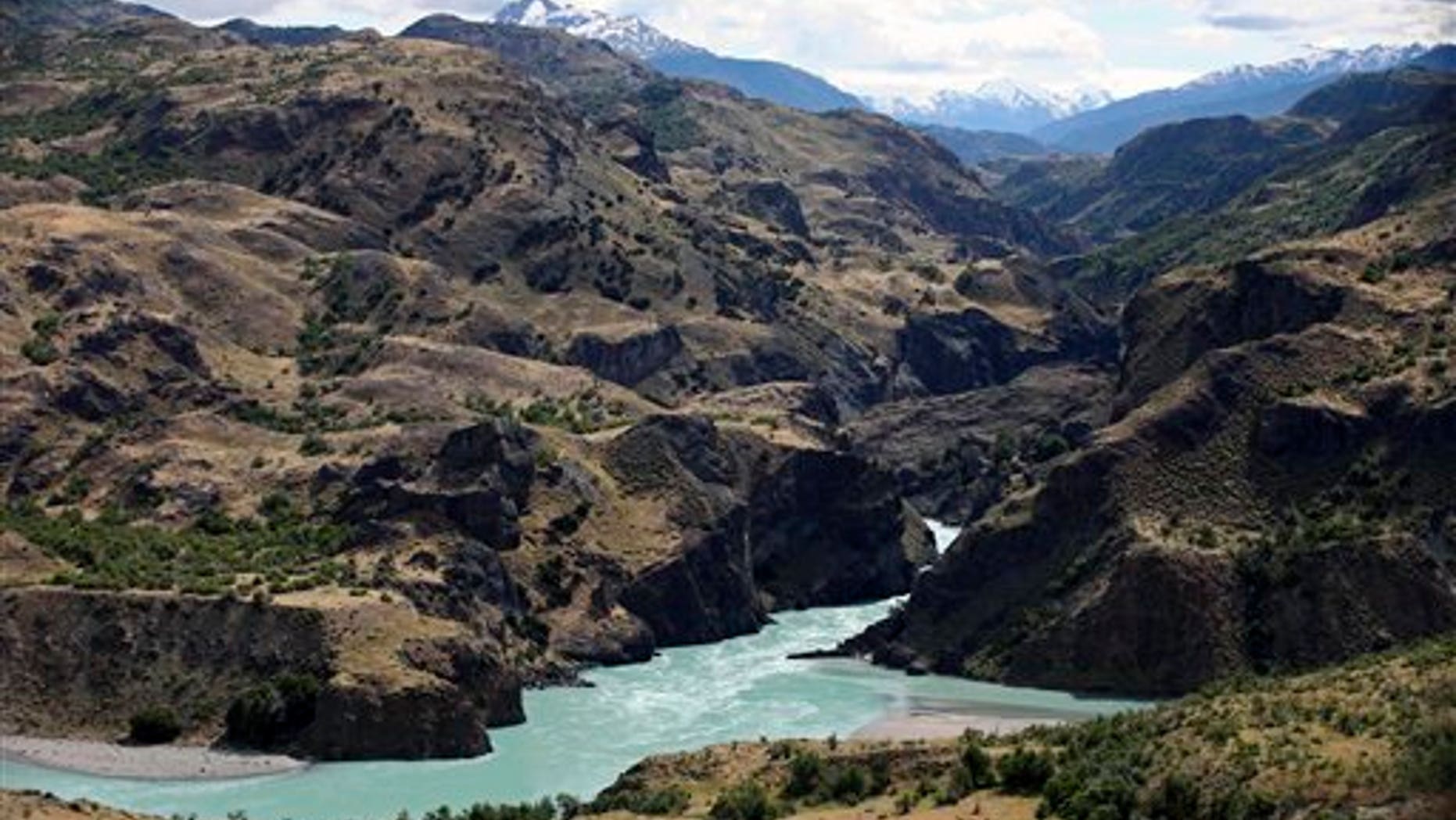FILE - This Jan. 20, 2008 file photo shows a view of the confluence of the Baker and Chacabuco rivers on the outskirts of Cochrane, in Chile's Aysen region. Chiles government rejected a proposal to dam Patagonian rivers to meet the countrys growing energy demands, handing a victory Tuesday,June 10, 2014 to environmentalists who praised the ruling as a landmark moment. (AP Photo/Jorge Uzon, File)
