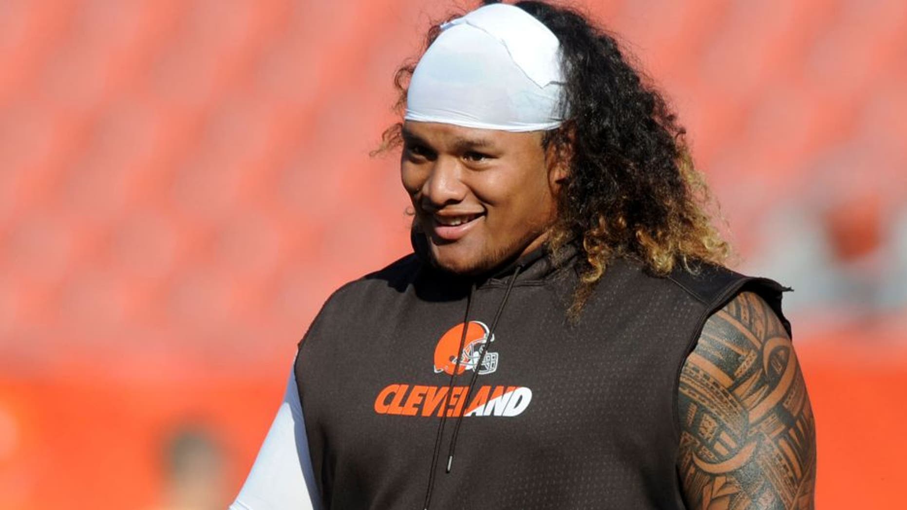 Aug 13, 2015; Cleveland, OH, USA; Cleveland Browns defensive tackle Danny Shelton (71) warms up in his lava lava before the NFL preseason game game between the Cleveland Browns and the Washington Redskins at FirstEnergy Stadium. Mandatory Credit: Ken Blaze-USA TODAY Sports