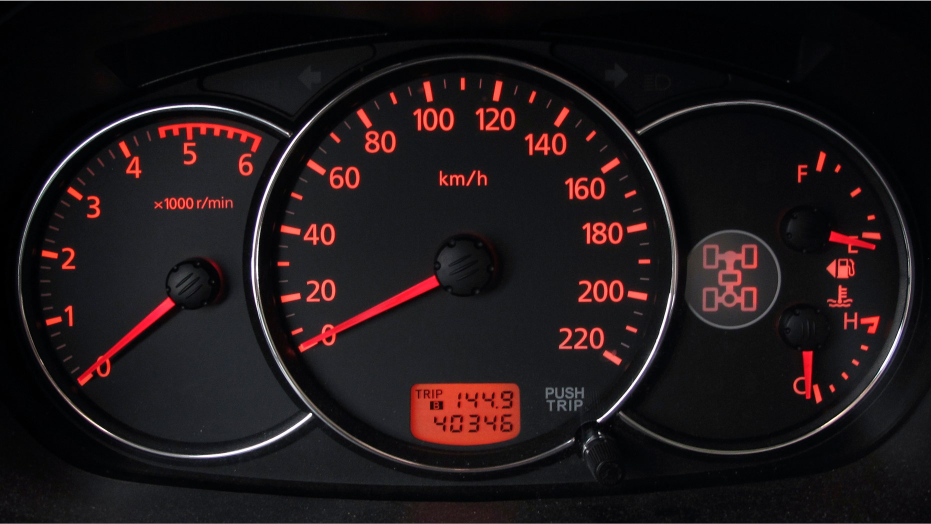 The dashboard of a Mitsubishi Pajero sport is seen in Kiev, March 2, 2012. REUTERS/Gleb Garanich (UKRAINE - Tags: TRANSPORT) - RTR2YR15