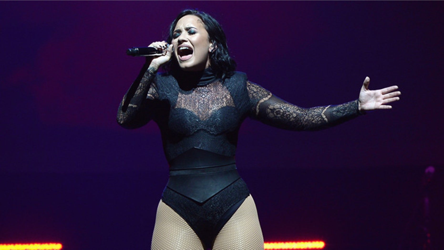 SUNRISE, FL - JULY 01: Demi Lovato performs at BB&T Center on July 1, 2016 in Sunrise, Florida. (Photo by Gustavo Caballero/Getty Images)
