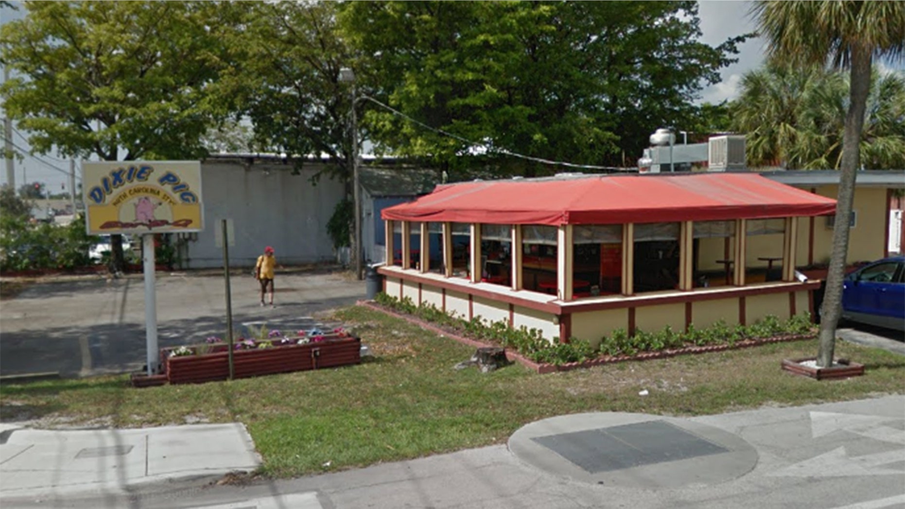 Dixie Pig in Florida was temporarily closed after 14 violations were discovered in the restaurant.