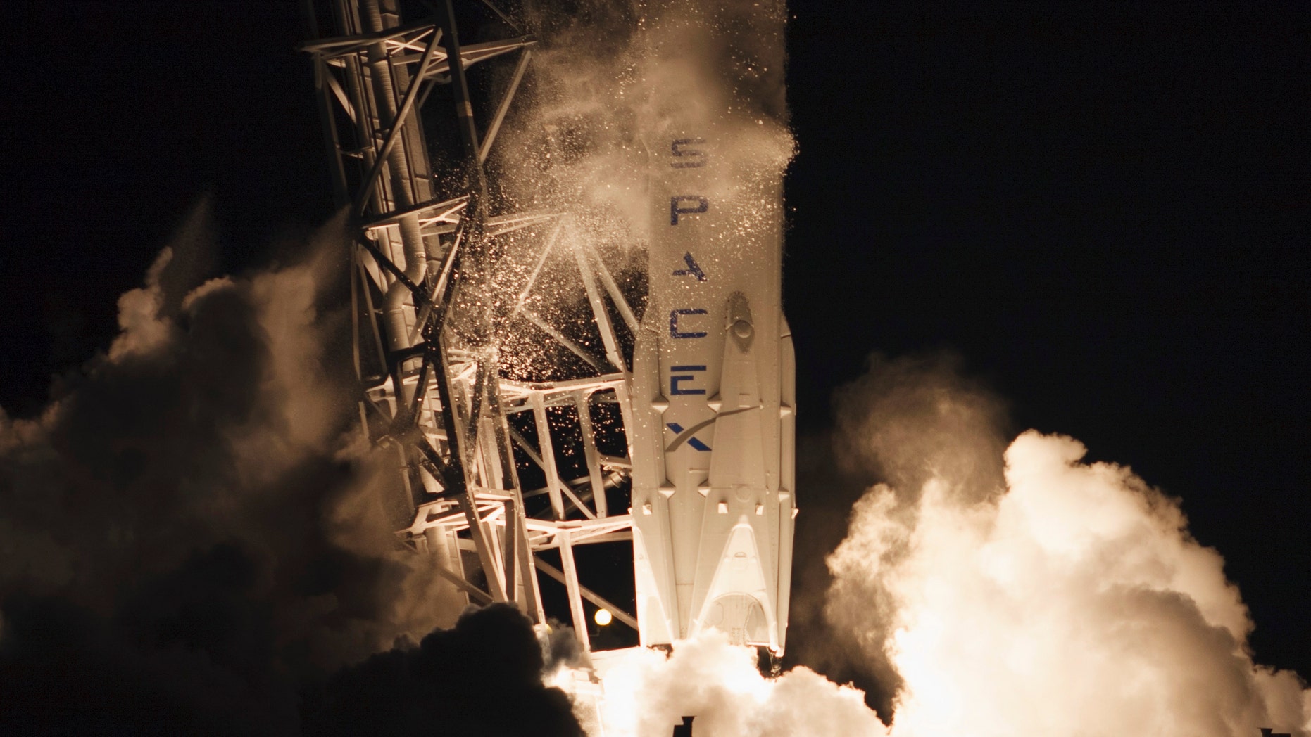 The unmanned Falcon 9 rocket launched by SpaceX on a cargo resupply service mission to the International Space Station (ISS), lifts off from the Cape Canaveral Air Force Station in Cape Canaveral, Florida Jan. 10, 2015.