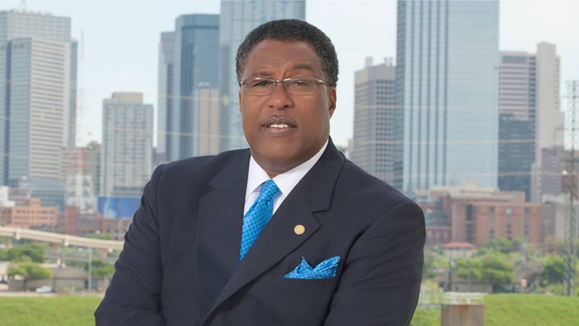 Dallas Mayor Pro Tem Dwaine Caraway is urging the NRA to reconsider the site of its convention.