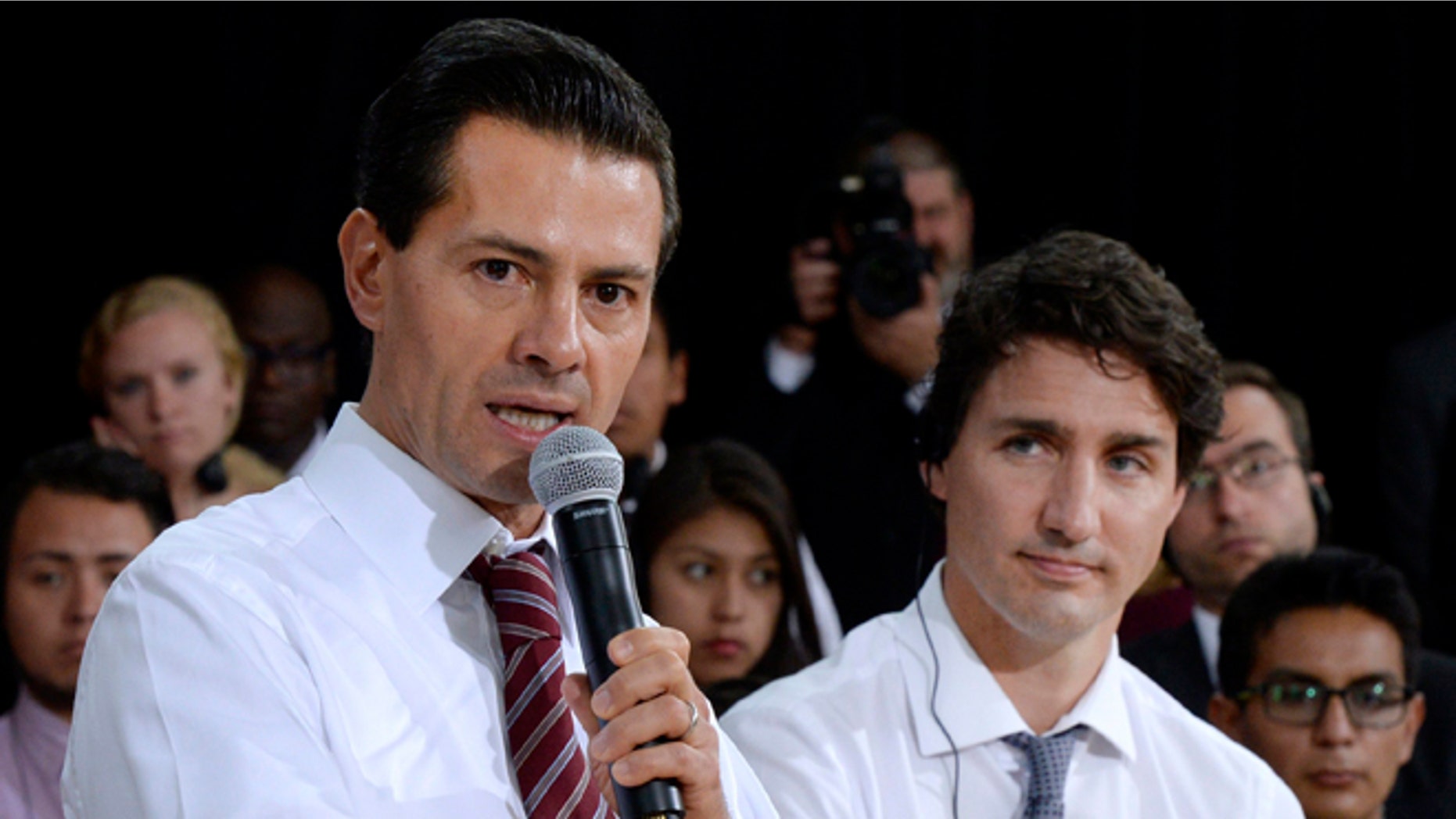Mexico's President Enrique Pena Nieto and Canada's Prime Minister Justin Trudeau on June 28, 2016 in Ottawa.