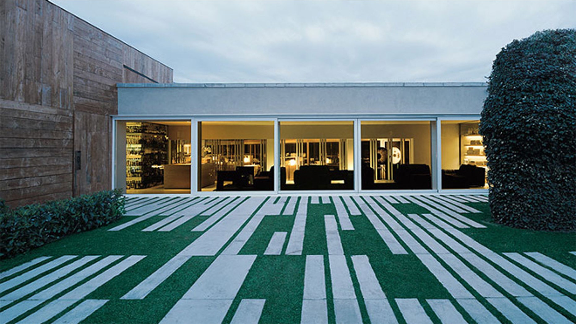 El Celler de Can Roca in Girona, Catalonia, Spain has won the top spot in the annual S. Pellegrino The World's 50 Best Restaurants List 2013.