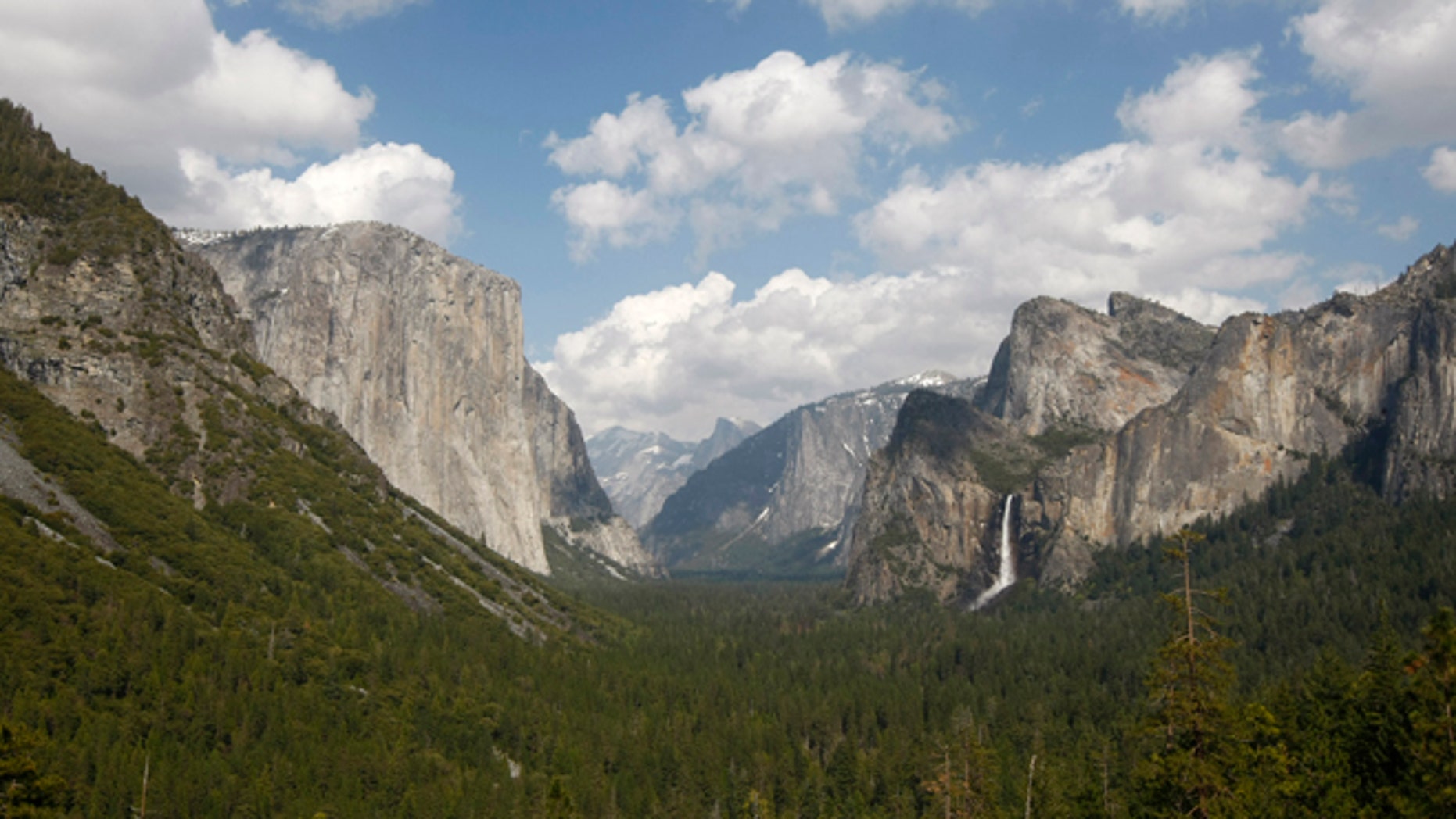 Yosemite Rangers Make Daring Rescue On El Capitan For Stranded Climber Fox News 