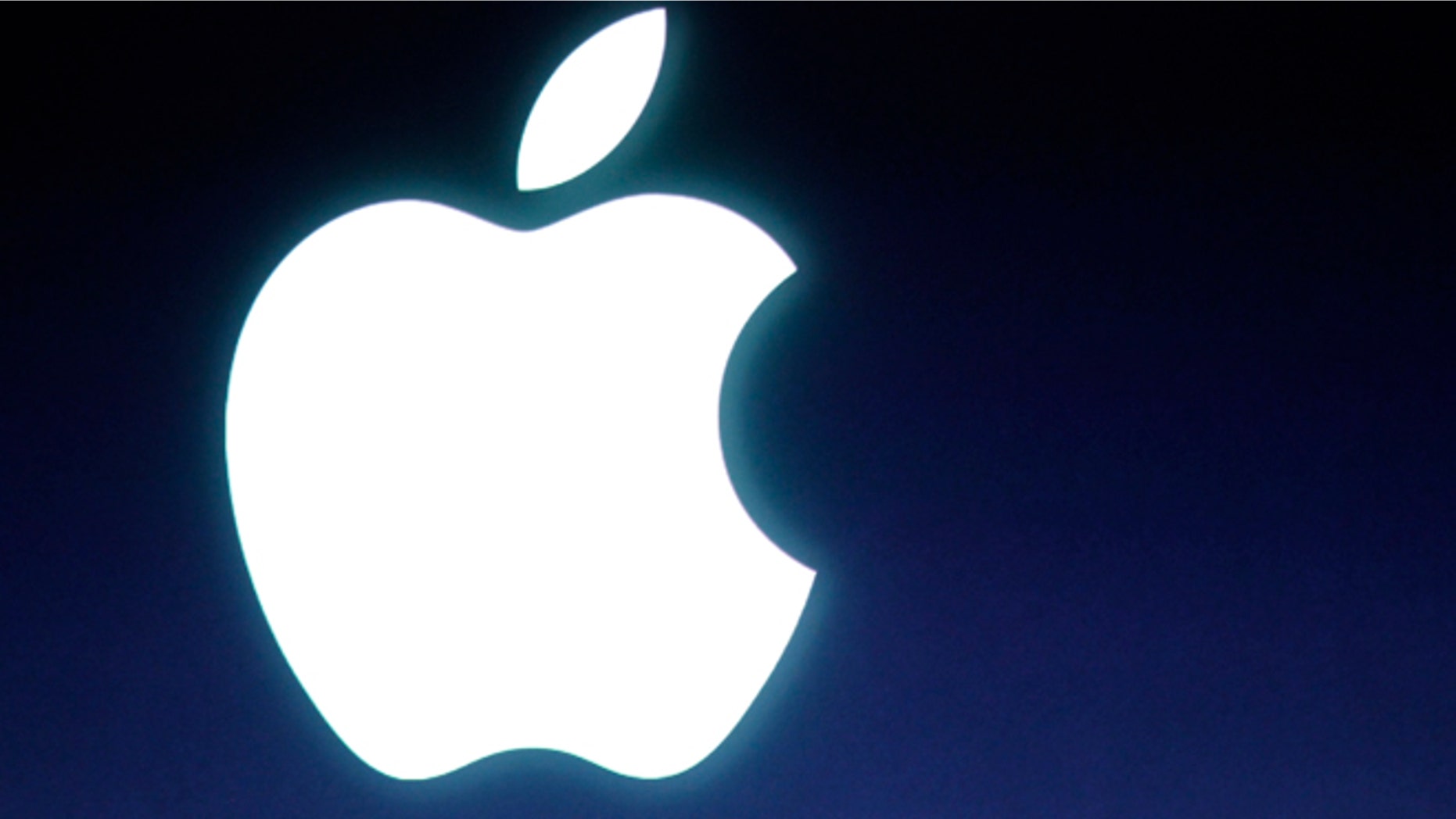 June 20, 2013: A Justice Department lawyer urged a judge to find that Appleconspired with publishers to raise electronic book prices, while an attorney for the computer giant warned that such a finding in the civil antitrust case would set a "dangerous precedent" for businesses.