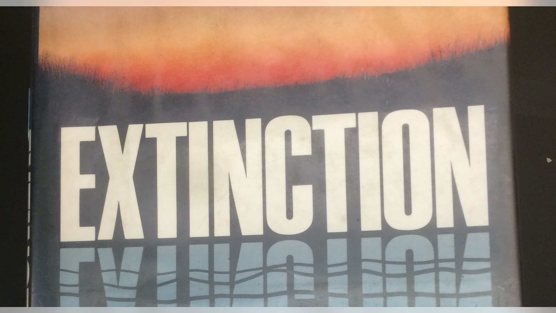 The cover of Paul Ehrlich "Extinction"