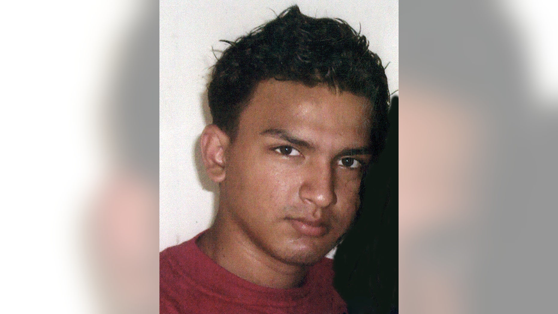 Foto sin fecha provista por el FBI donde se ve a Juan Elías García, uno de los fugitivos más bucardos por la agencia de investigación. El hombre de origen nicaragüense, acusado de matar a su novia de 19 años y su hijo bebé, fue arrestado cerca de la embajada de EEUU en Managua, Nicaragua, el 27 de marzo de 2014. (AP Photo/FBI)