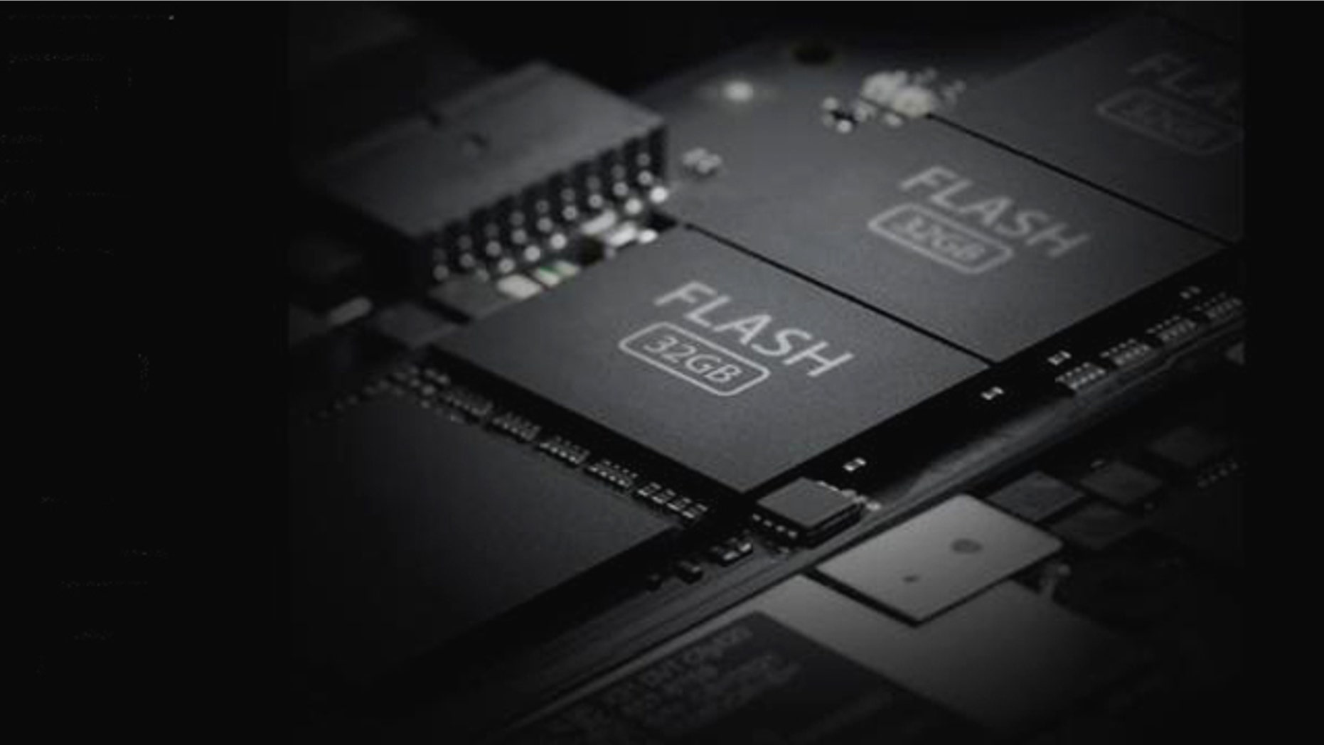 A screen capture of Apple's website highlights the flash memory within the new MacBook Air, chips that allow the laptop to boot in mere seconds.