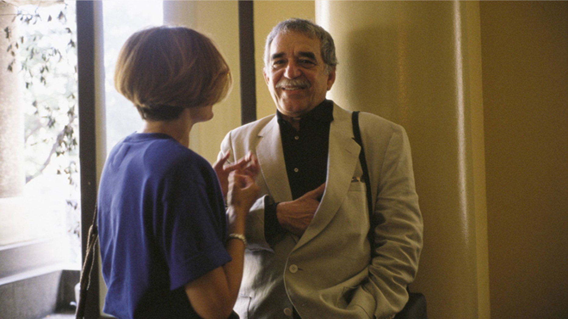 Gabriel Garcia Marquez and Pilar Miro in the Circle of Fine Arts (Madrid) (Photo by JMN/Cover/Getty Images)