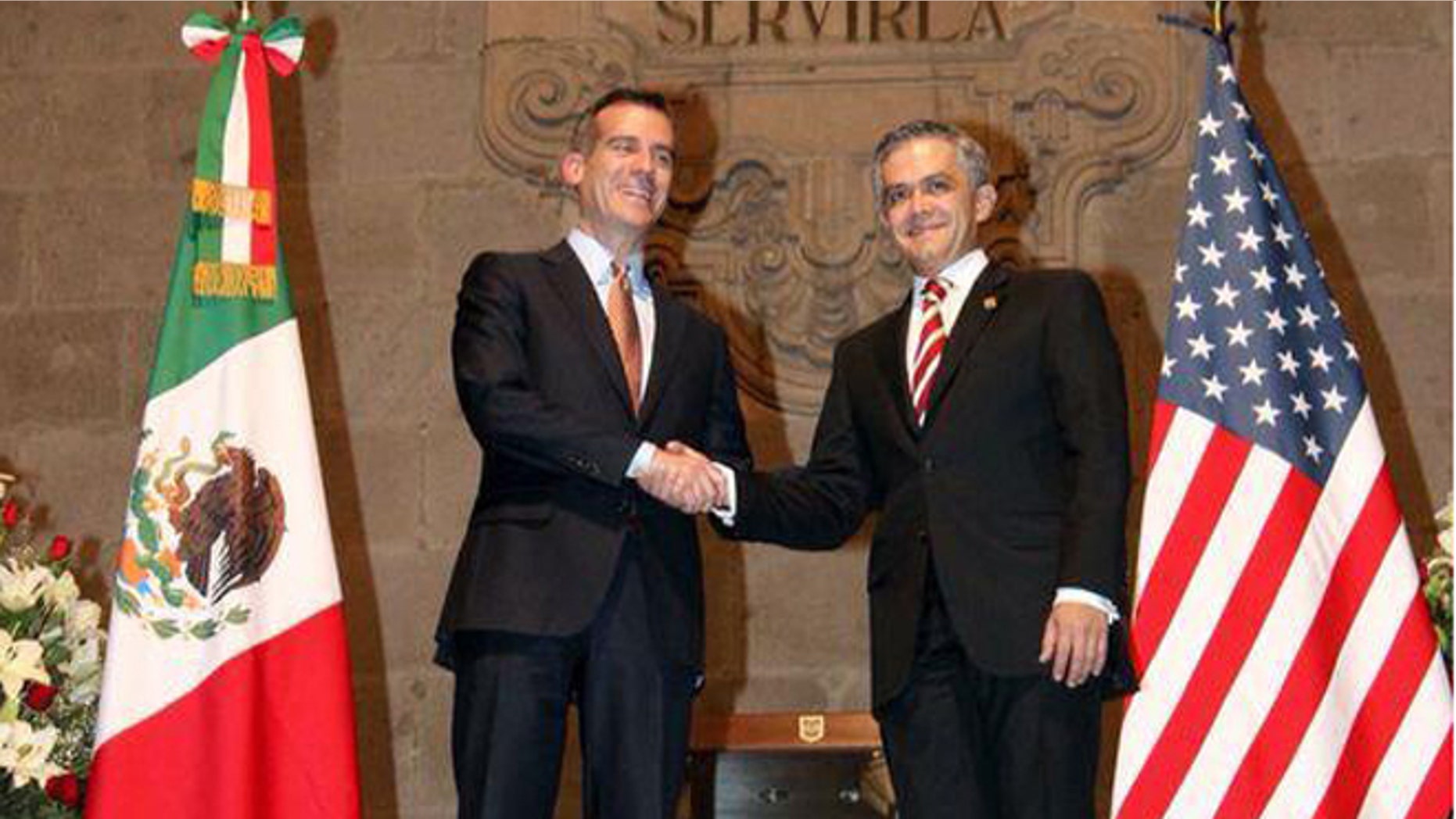 Mayor Eric Garcetti meets with Mexico City Mayor Miguel Mancera. (Photo by Mayor of Los Angeles)