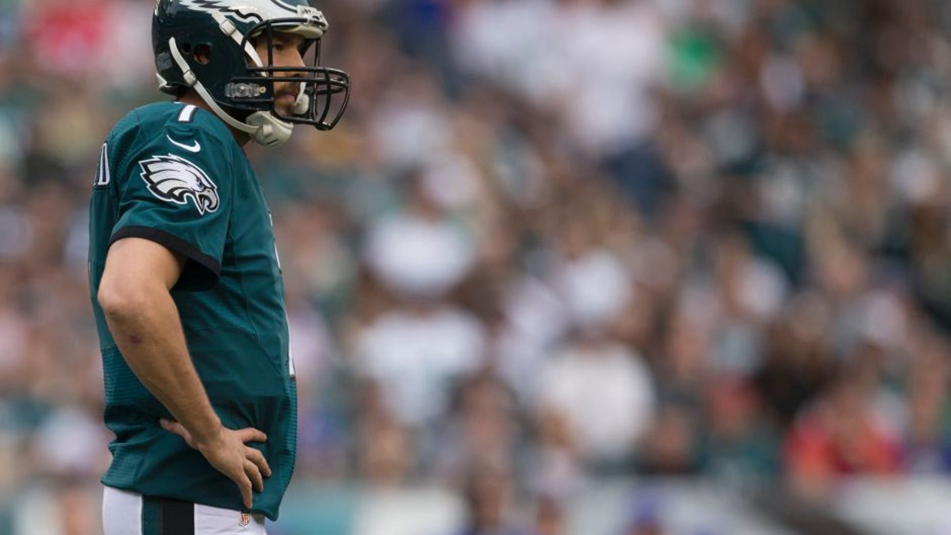 PHILADELPHIA, PA - DECEMBER 13: Sam Bradford #7 of the Philadelphia Eagles looks on during the game game against the Buffalo Bills on December 13, 2015 at the Lincoln Financial Field in Philadelphia, Pennsylvania. (Photo by Mitchell Leff/Getty Images)