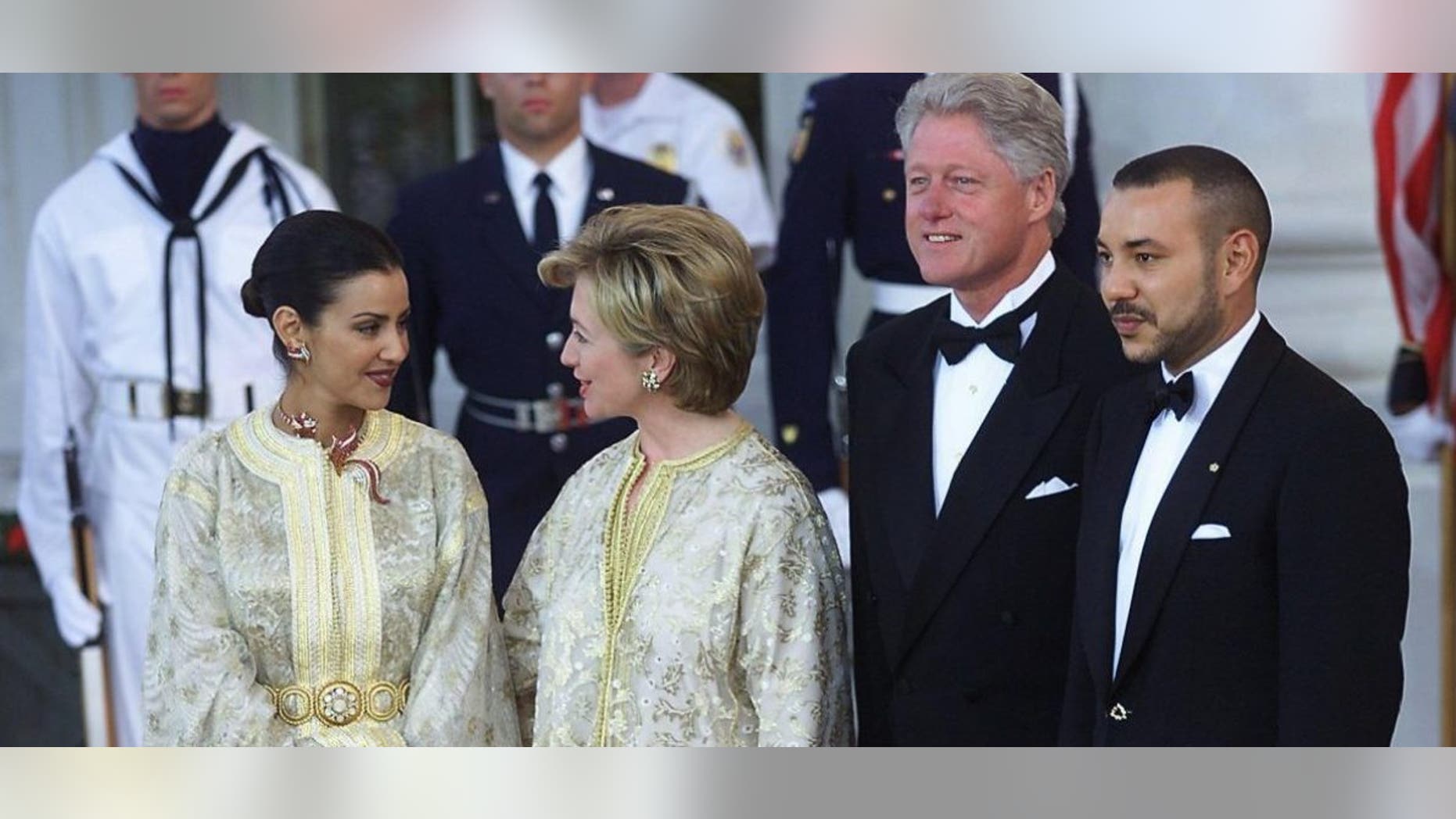WASHINGTON, : US President Bill Clinton (2nd R) and US First Lady Hillary Rodham Clinton (2nd L) greet His Majesty Mohammed VI, King of Morocco (R), and his sister, Her Royal Highness Lalla Meryem (L), at the North Portico of the White House 20 June 2000 in Washington, DC. (ELECTRONIC IMAGE) AFP PHOTO/Tim SLOAN (Photo credit should read TIM SLOAN/AFP/Getty Images)