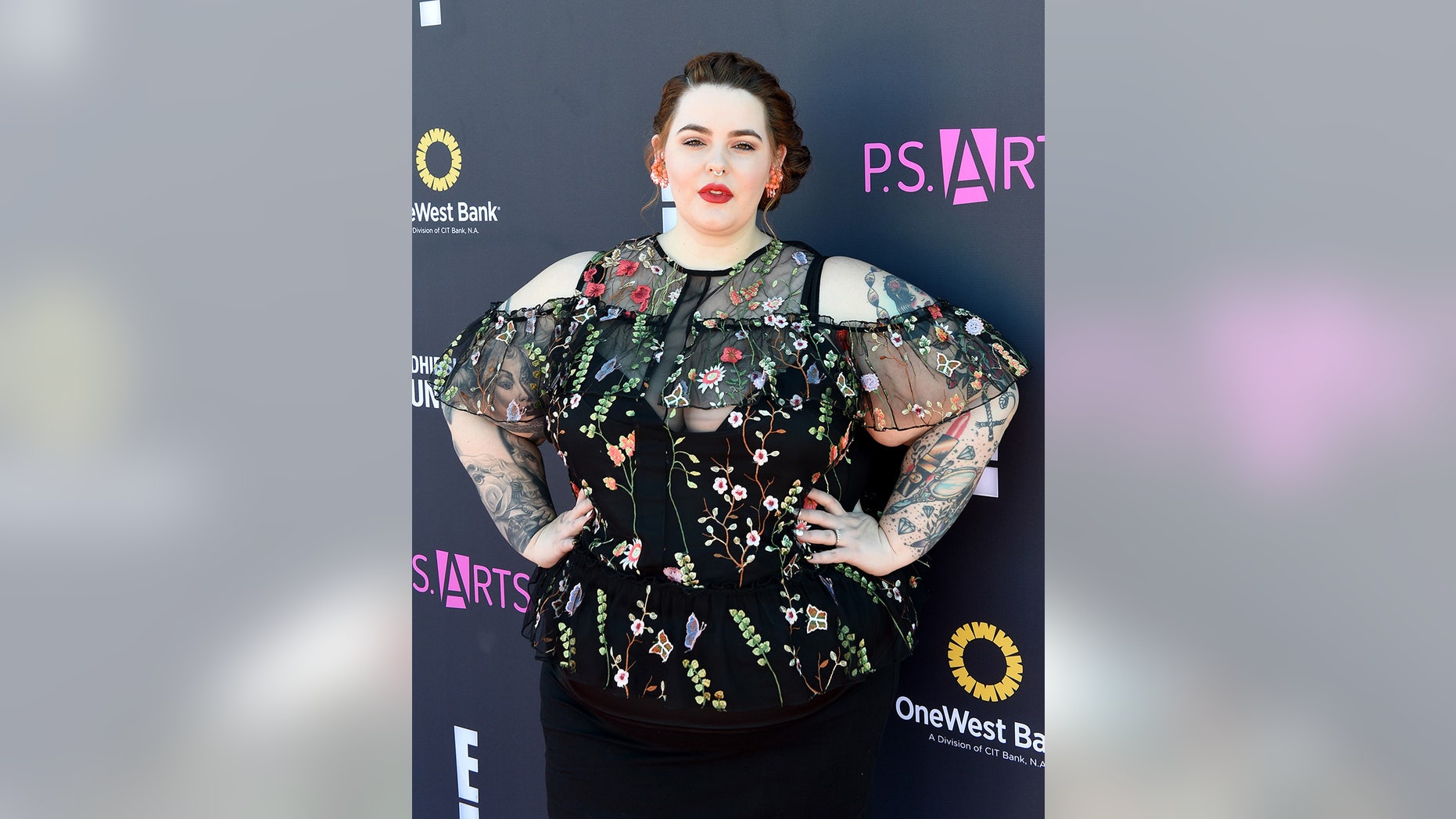 SANTA MONICA, CA - NOVEMBER 13: Model Tess Holliday attends P.S. ARTS and OneWest Bank's Express Yourself 2016 at Barker Hangar on November 13, 2016 in Santa Monica, California. (Photo by Joshua Blanchard/Getty Images for P.S. ARTS)