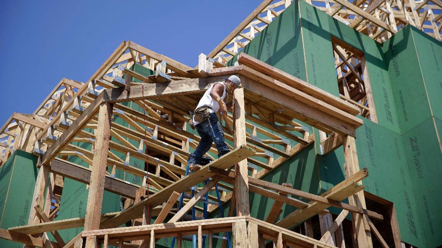 US home construction down 14.4 percent in August; fewer ground