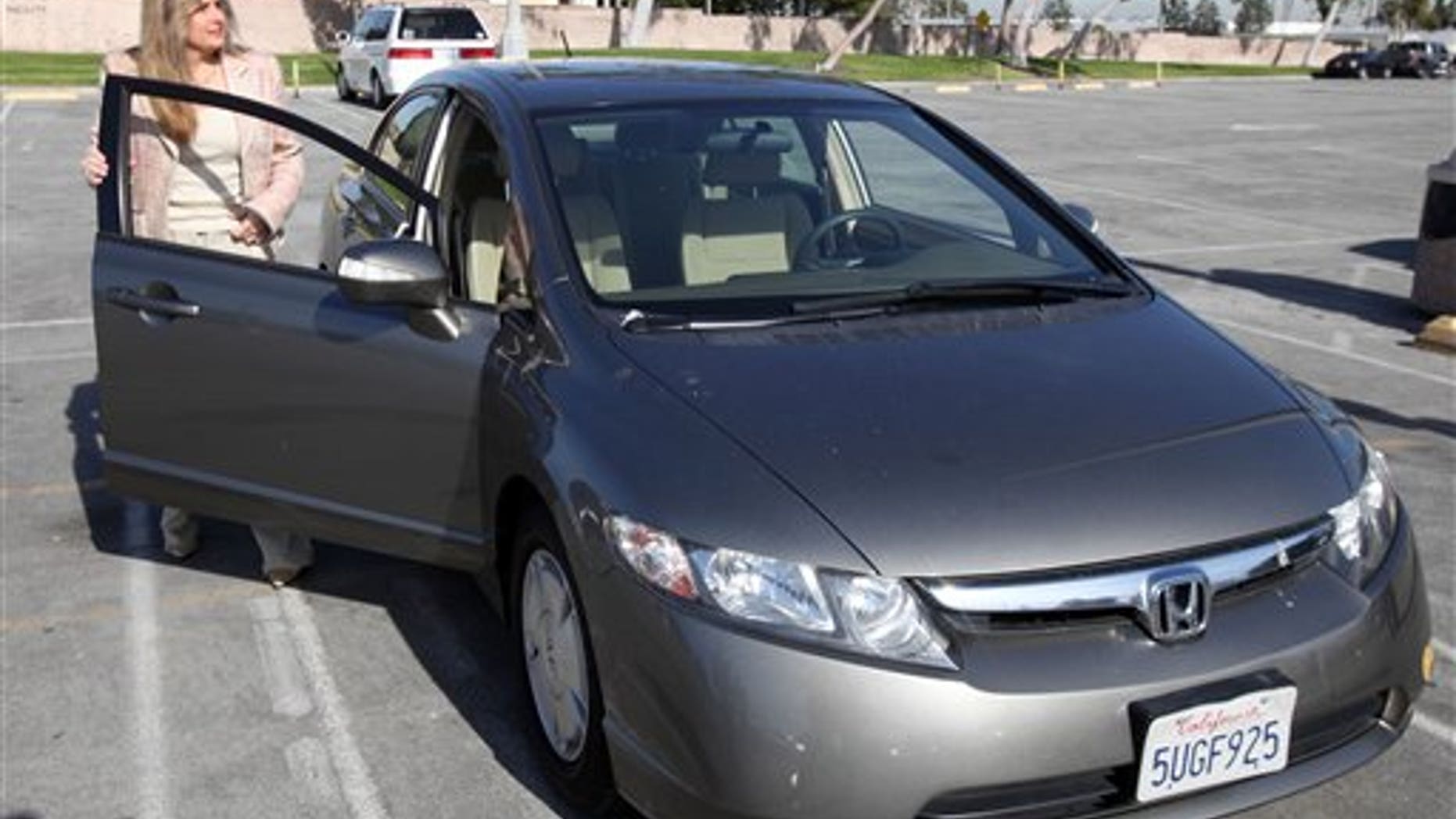 Woman Wins Small Claims Suit Over Honda Hybrid Mpg Fox News 3 Heather Peters Who Says Her 2006 Honda Civic Hybrid Never Achieved