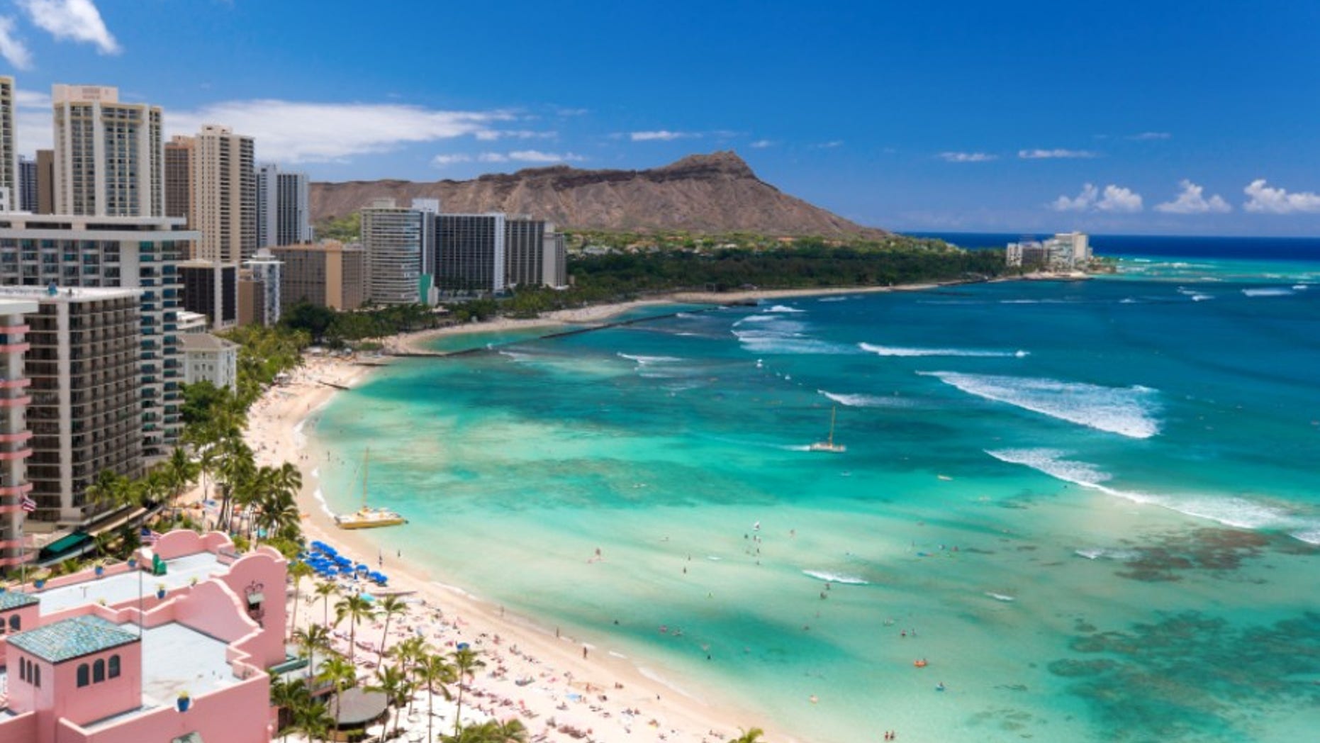 waikiki diamond head resort beach in honolulu hawaii