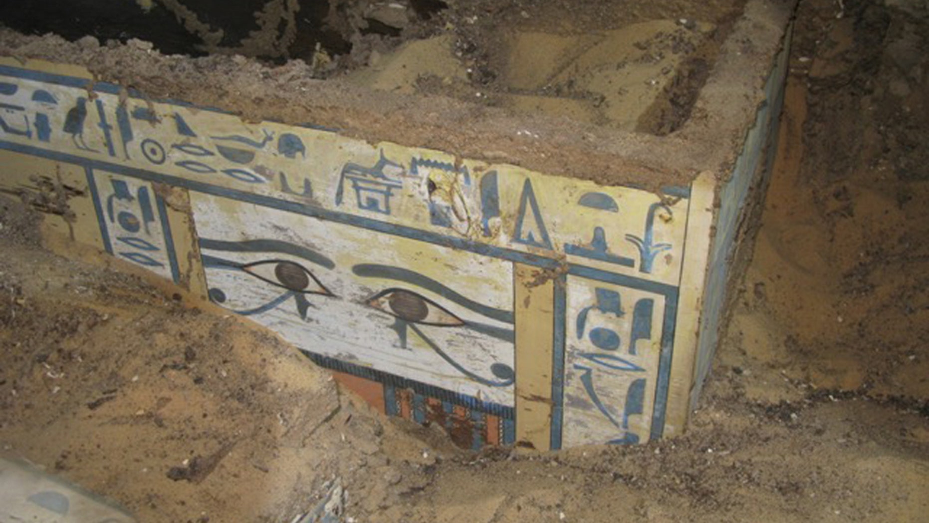 The coffin of Sattjeni in her tomb.