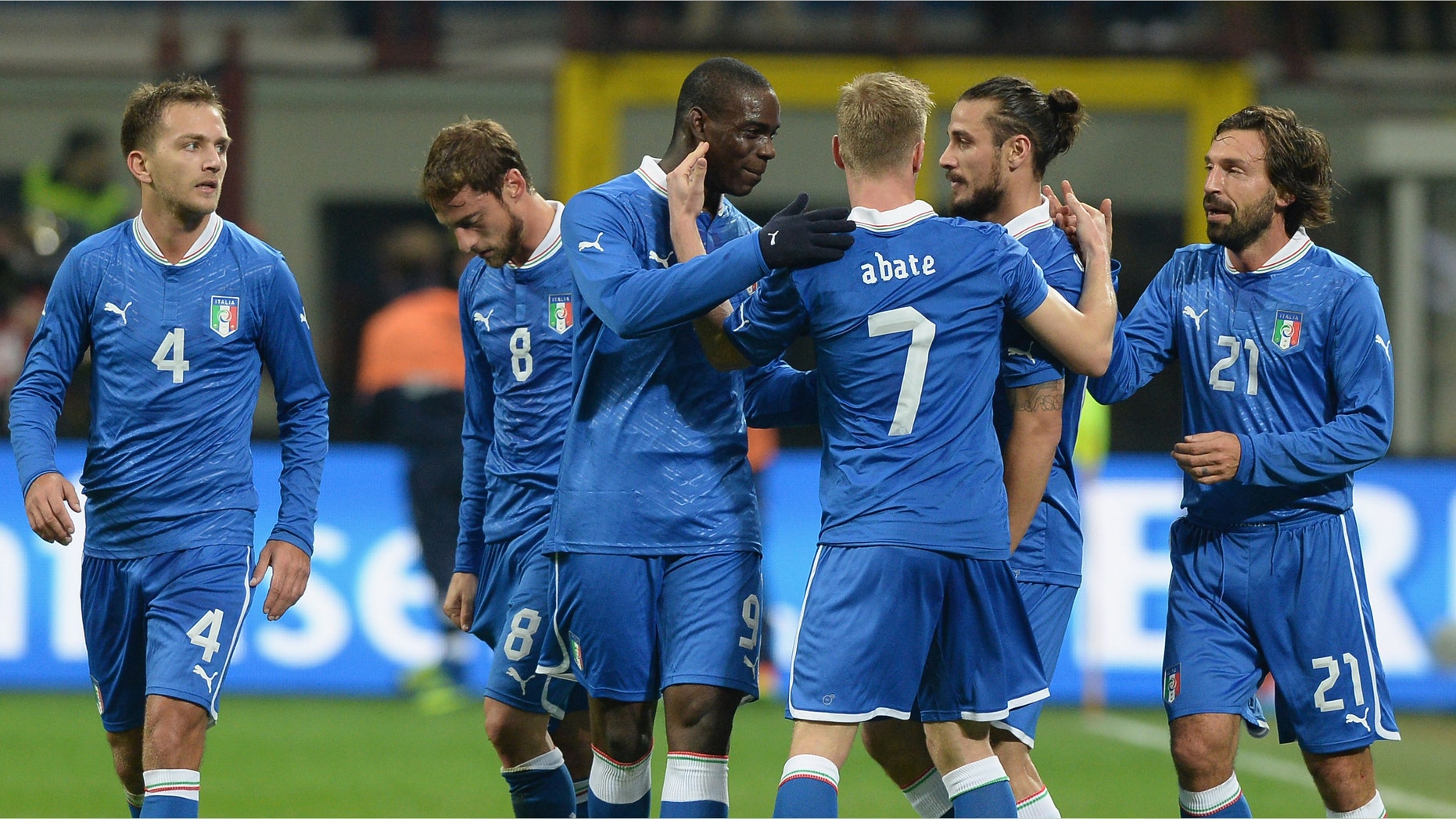 MILAN, ITALY - NOVEMBER 15: Ignazio Abate of Italy #7 celebrates scoring the first goal during the international friendly match between Italy and Germany at Giuseppe Meazza stadium on November 15, 2013 in Milan, Italy. (Photo by Claudio Villa/Getty Images)