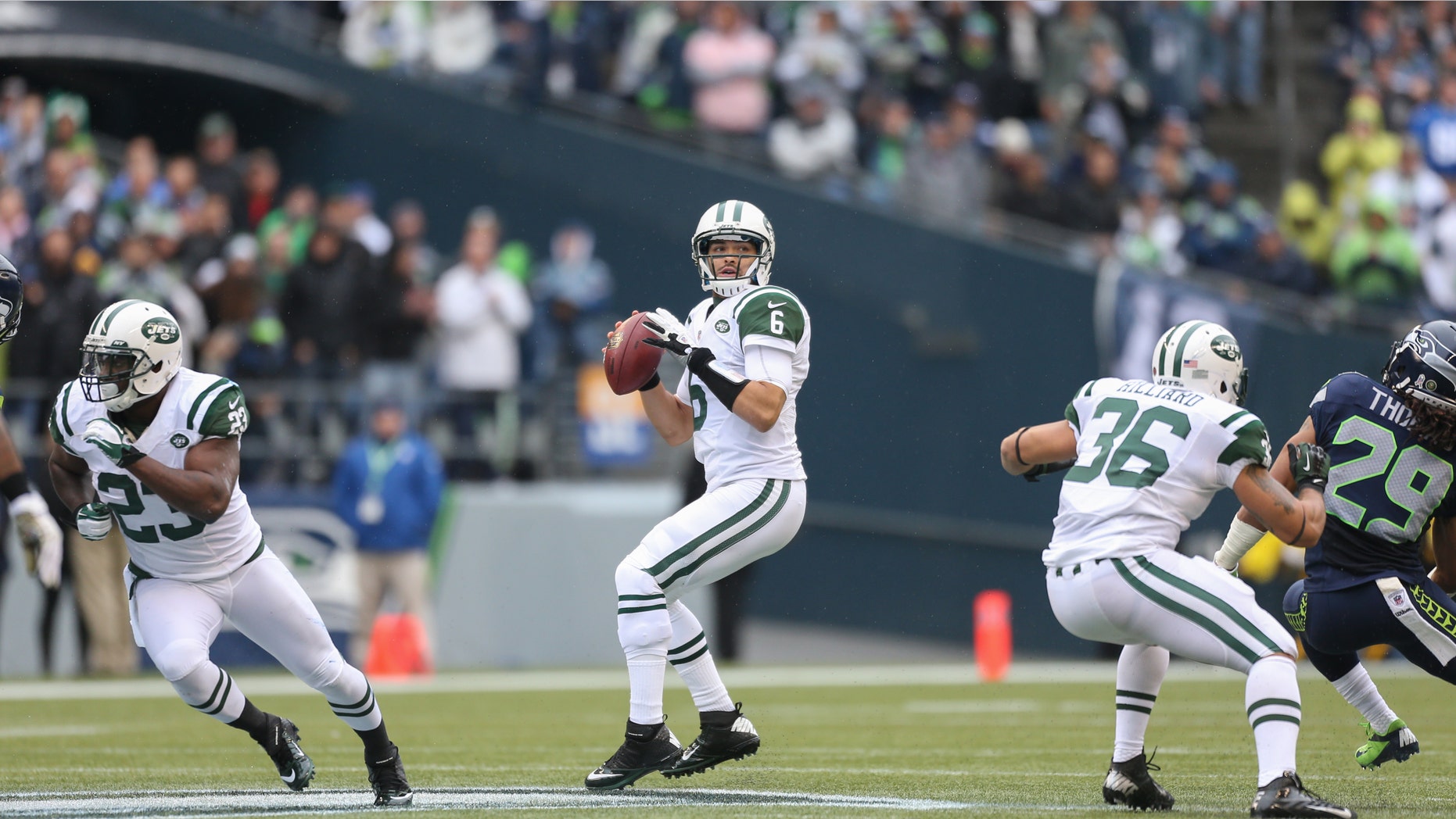 SEATTLE, WA - NOVEMBER 11: Quarterback Mark Sanchez #6 of the New York Jets looks downfield to pass against the Seattle Seahawks at CenturyLink Field on November 11, 2012 in Seattle, Washington. (Photo by Otto Greule Jr/Getty Images)