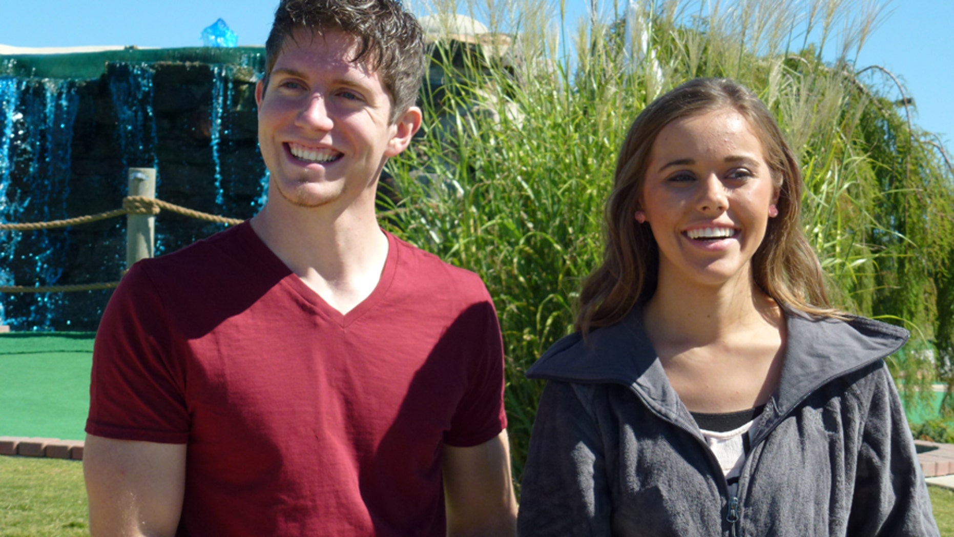 Ben Seewald (left) and Jessa Duggar on TLC's "19 Kids and Counting."