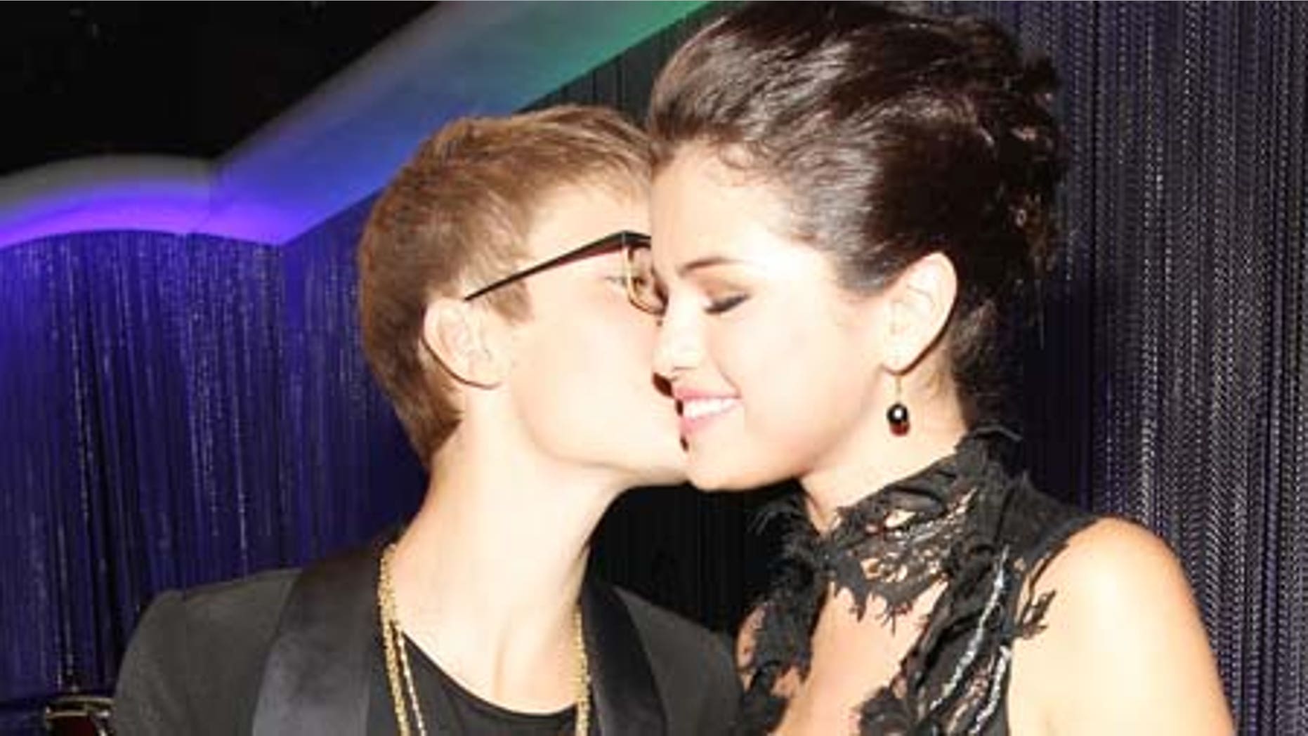 August 28, 2011: Singer Justin Bieber and actress Selena Gomez arrive at the 2011 MTV Video Music Awards at Nokia Theatre L.A. LIVE in Los Angeles, Calif.