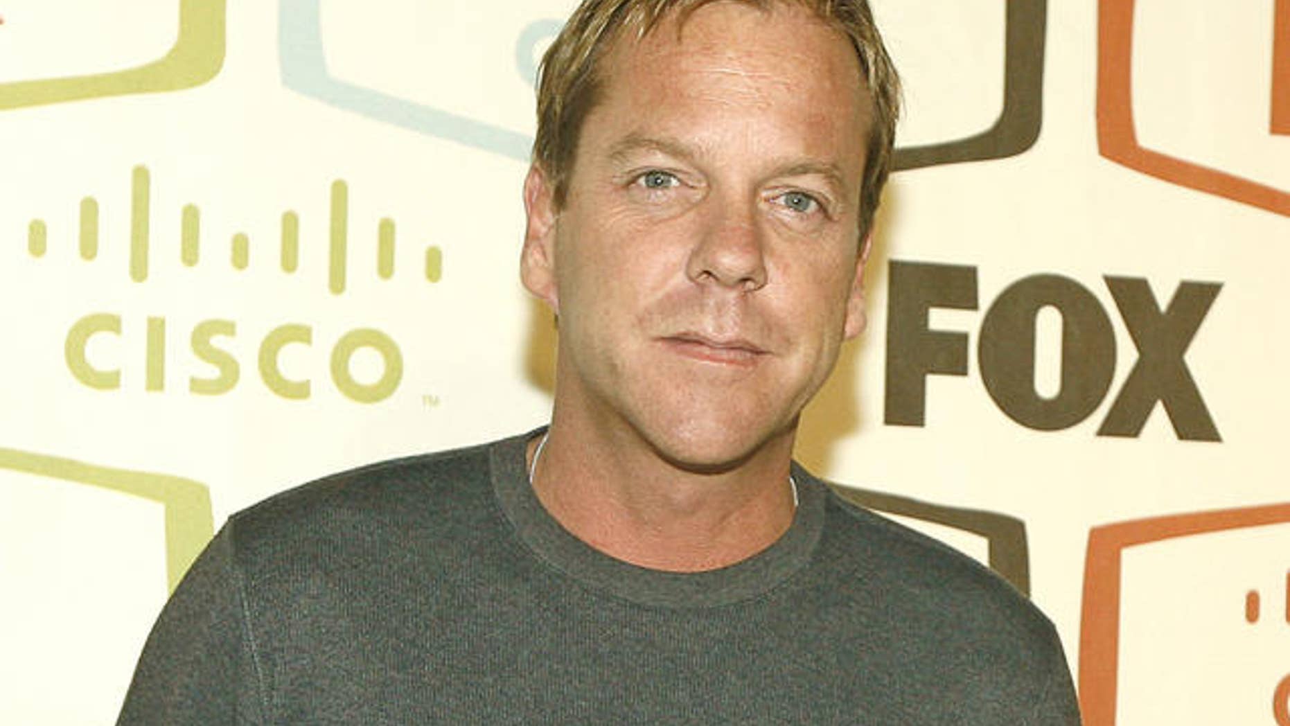 Kiefer Sutherland arrives at the FOX Fall Eco-Casino Party in Los Angeles on Monday, Sept. 24, 2007. (AP Photo/Matt Sayles)