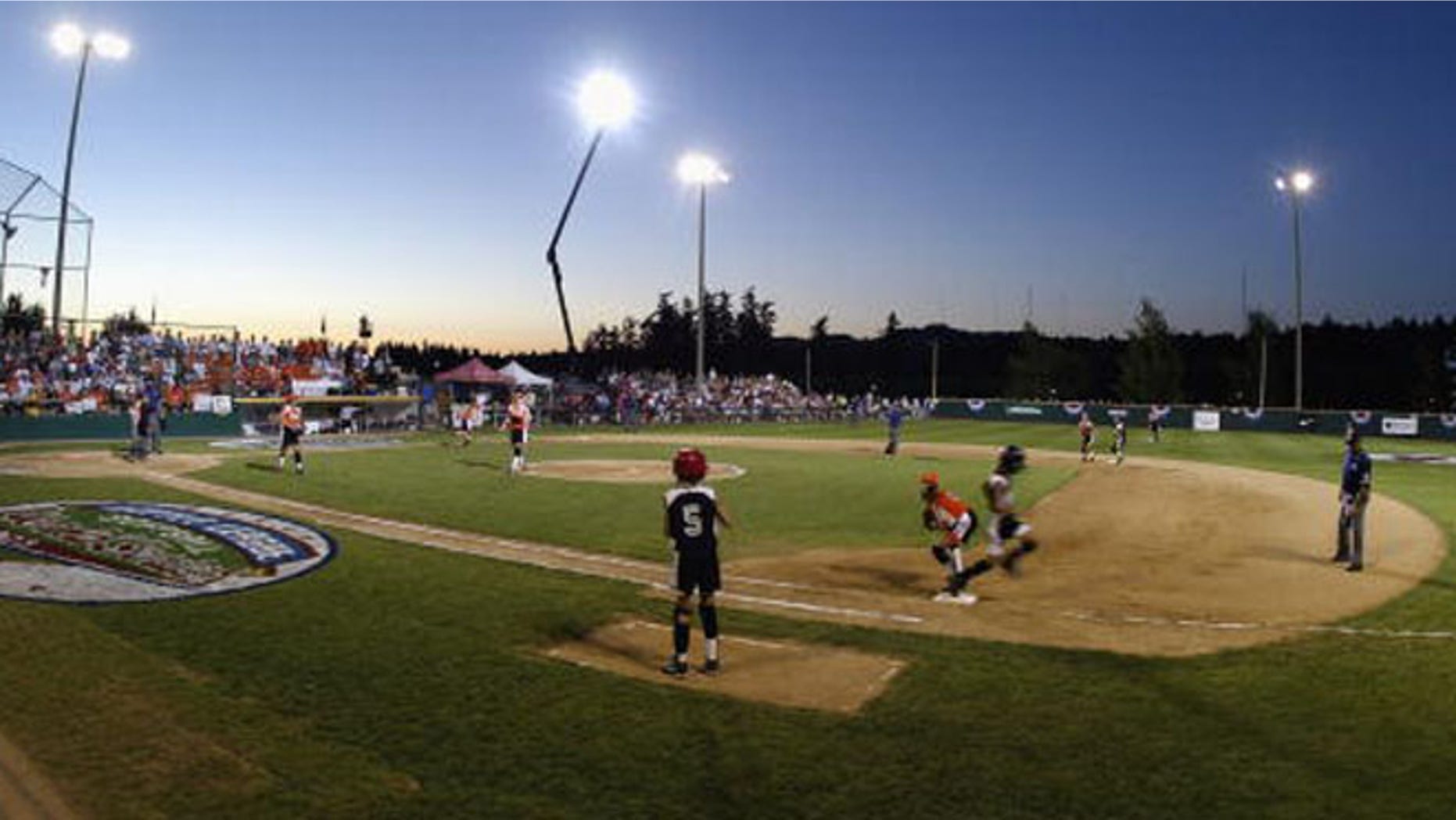 PORTLAND, OR - AUGUST 13: A general view of the Little League Softball World Series Championship game between the Southwest (Waco, TX) and the South (Naples, FL) at Alpenrose Dairy Field on August 13, 2003 in Portland, Oregon. Southwest defeated South 16-10. (Photo by Jonathan Ferrey/Getty Images)