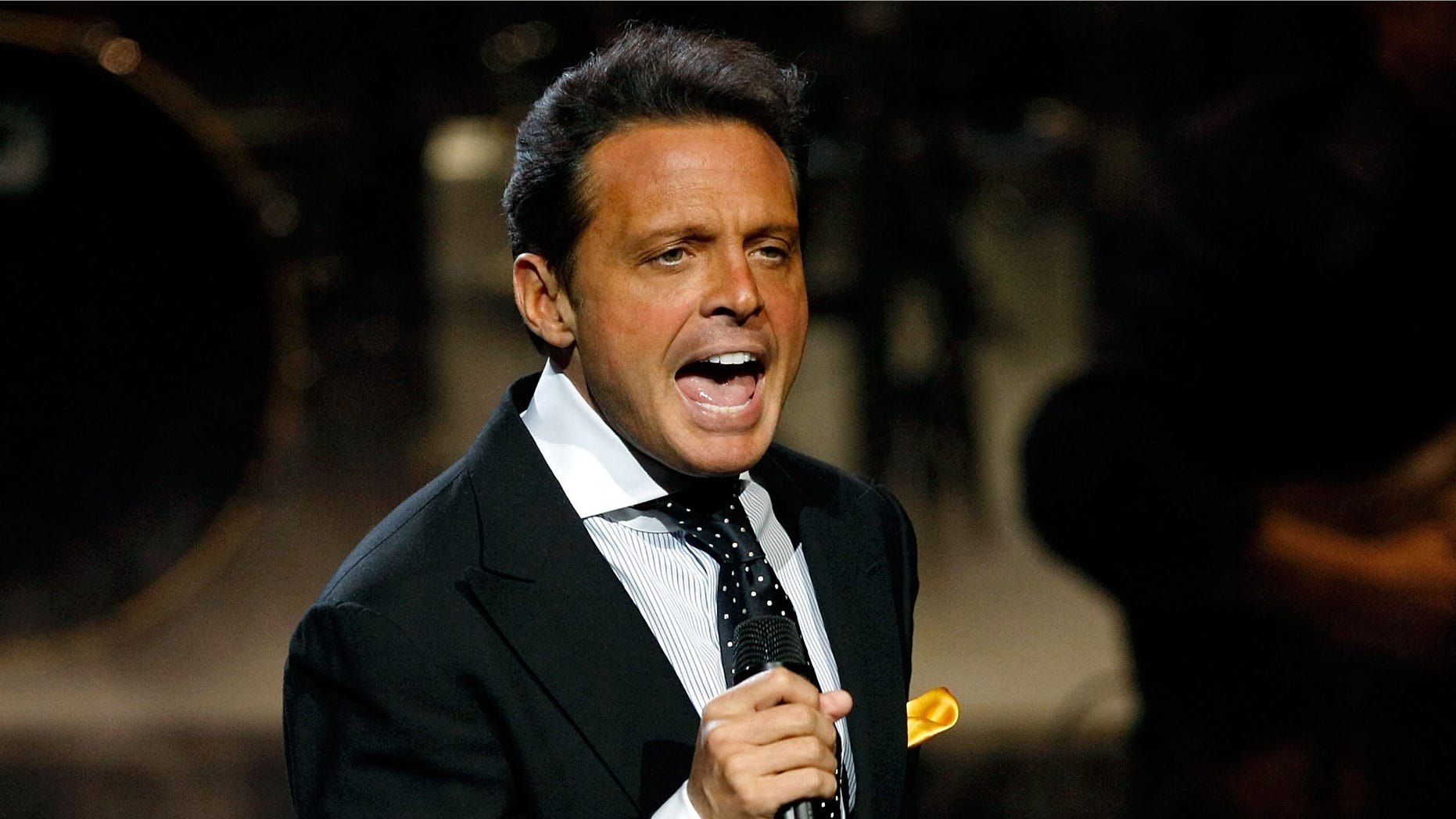 LAS VEGAS - SEPTEMBER 15: Singer Luis Miguel performs during the first of four sold-out shows at The Colosseum at Caesars Palace September 15, 2010 in Las Vegas, Nevada. Miguel released a self-titled studio album on September 14. (Photo by Ethan Miller/Getty Images)