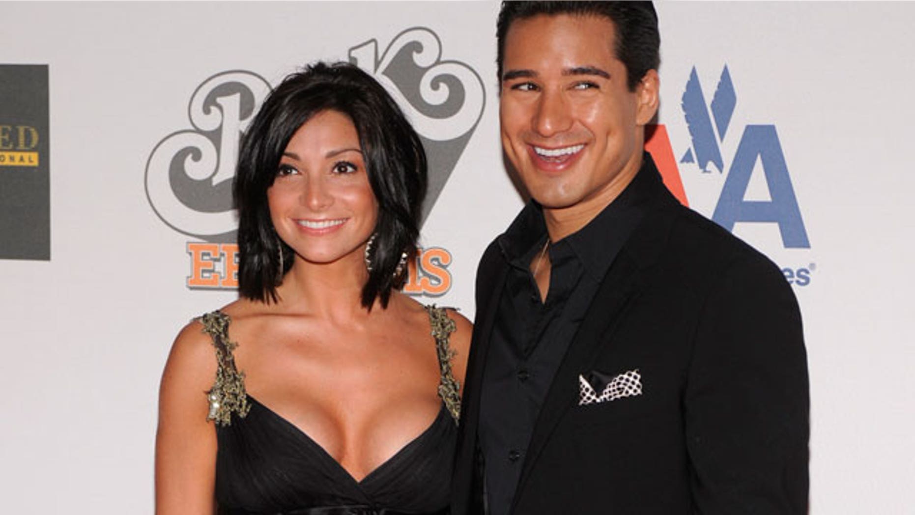 mario lopez wife age