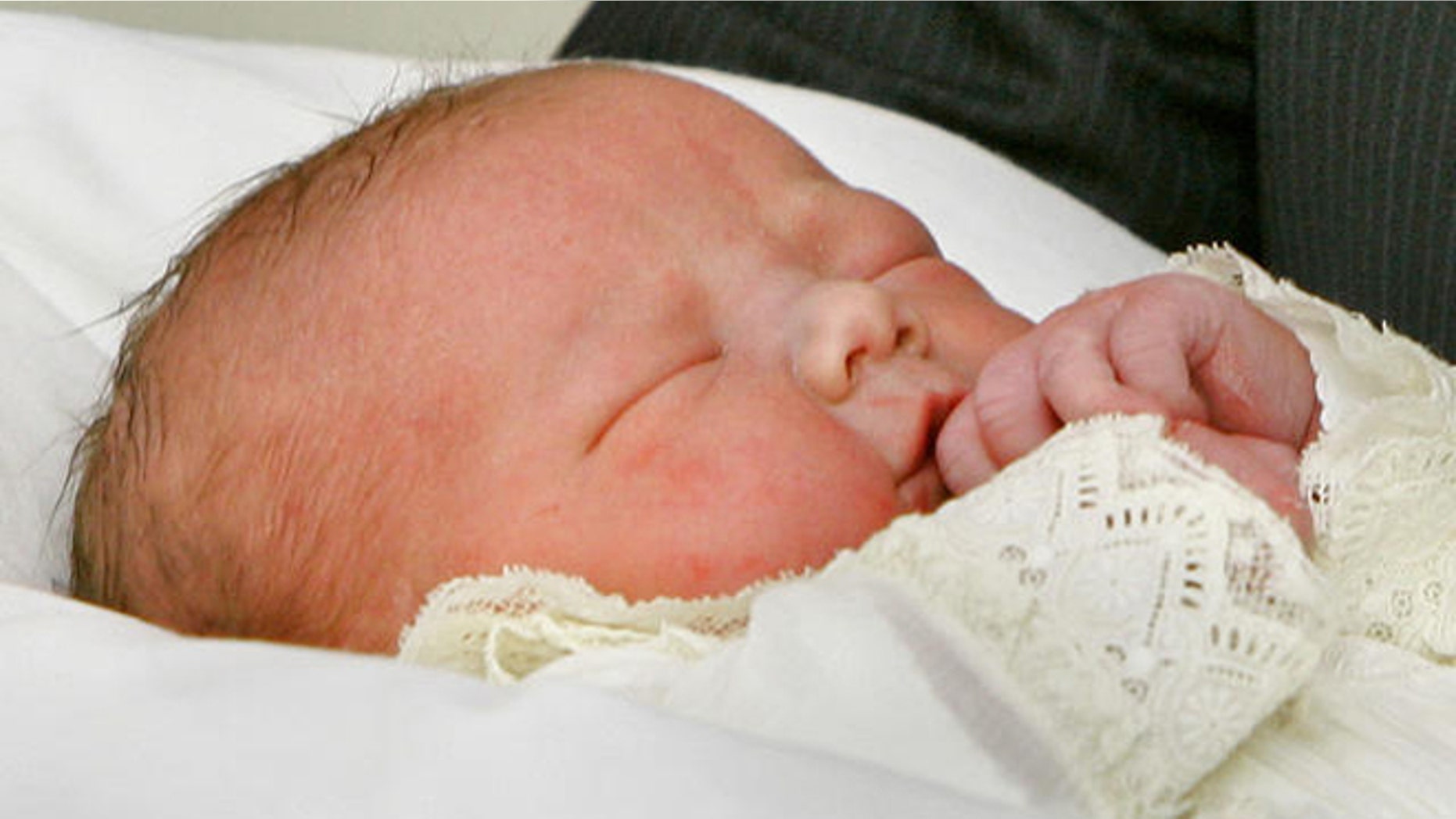 The newborn third daughter of Dutch Crown Prince Willem-Alexander and his Argentinean-born wife Princess Maxima is shown at the Bronovo hospital in The Hague, Wednesday, April 11, 2007. The new princess, whose name has not yet been released, was born just before 10 p.m. (2000 GMT) Tuesday night, she becomes fourth in line to Queen Beatrix's throne after her father and her sisters, Princess Catharina-Amalia and Princess Alexia. (AP Photo/Koen van Weel, Pool)
