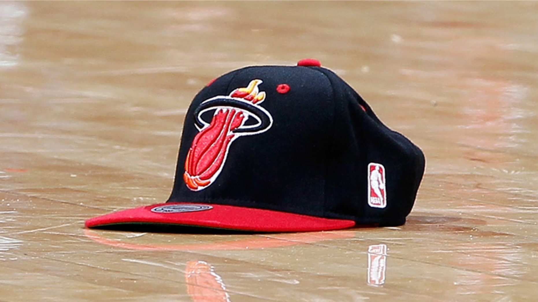 Man Mistaken For Miami Heat Cap Wearing Bank Robber Seeks 3 3 Million Fox News