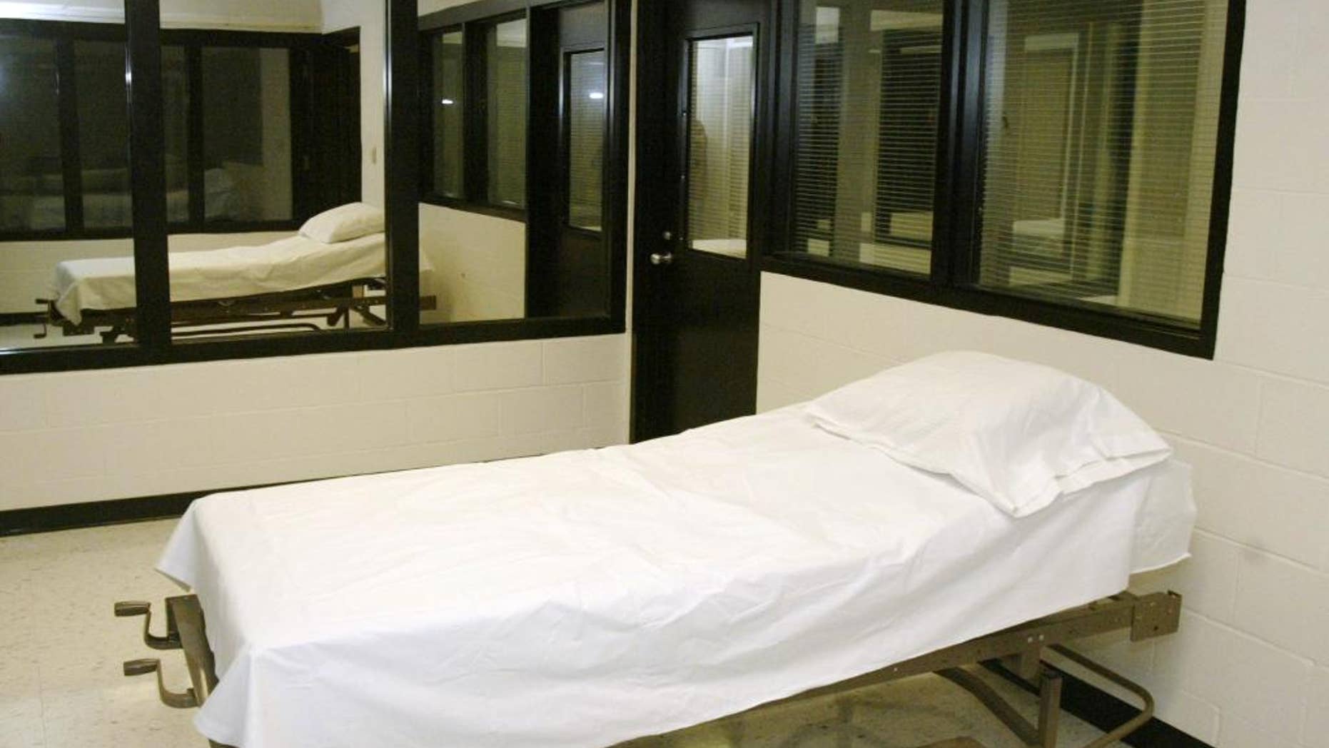 File - In this April 12, 2005 file photo is the death chamber at the Missouri Correctional Center in Bonne Terre, Mo. Missouri's attorney general said Thursday, May 29, 2014 the state should establish its own laboratory to produce chemicals for use in executions, rather than rely on an "uneasy cooperation" with medical professionals and pharmaceutical companies. (AP Photo/James A. Finley, File)