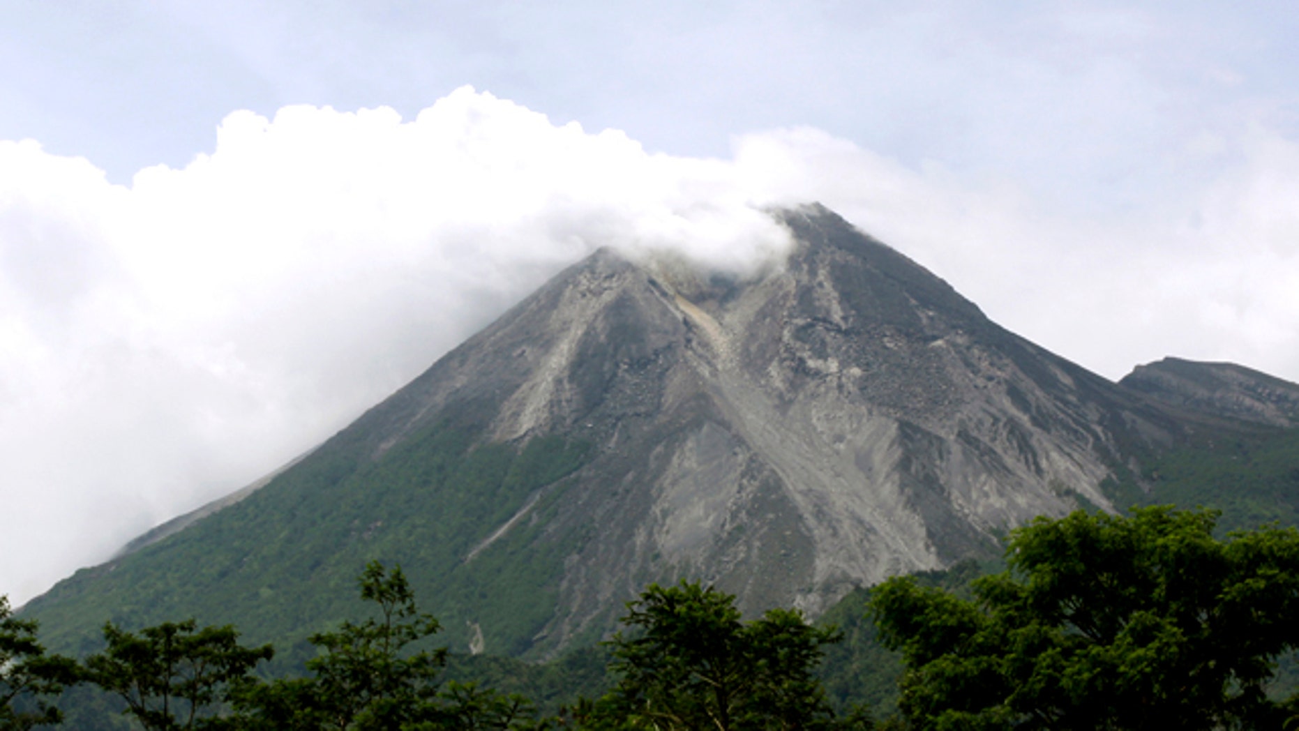 Indonesia s Merapi  Volcano  Erupts At Least 18 Killed 