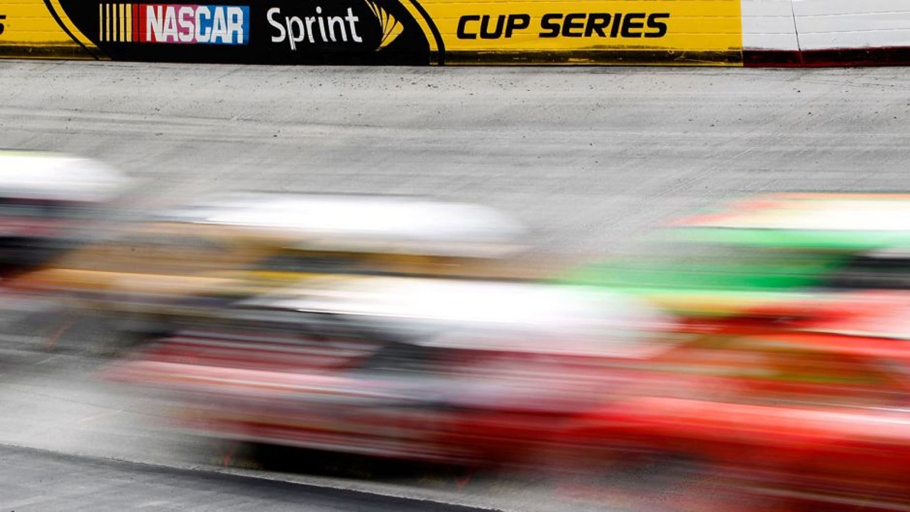 BRISTOL, TN - MARCH 20: Cars race on track during the NASCAR Sprint Cup Series Jeff Byrd 500 Presented By Food City at Bristol Motor Speedway on March 20, 2011 in Bristol, Tennessee. (Photo by Geoff Burke/Getty Images for NASCAR)