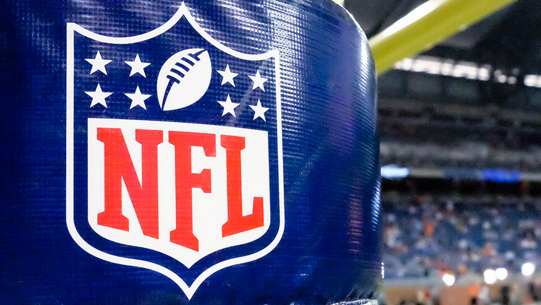 The NFL Players Association has created a medical guide for players, a 107-page reference book written by scientific professionals with extensive material on concussion detection, treatment and the league’s game-day protocol for head injuries. The union’s inaugural “health playbook” was distributed electronically to NFLPA members this week.