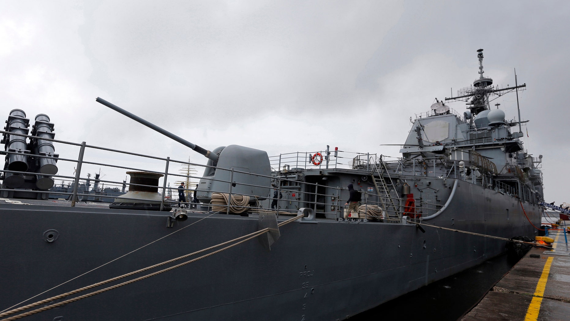 A view of U.S. Navy cruiser Vella Gulf in the Black Sea port of Constanta June 5, 2014. U.S. Defence Secretary Chuck Hagel visited the U.S. Navy cruiser Vella Gulf on rotational duty in the Black Sea, before making his way to Normandy to commemorate the 70th anniversary of the D-Day invasion. The United States will strengthen its presence in the Black Sea region using part of a $1 billion fund promised to NATO allies on Russia's borders, and will continue to send warships to the area, Defence Secretary Chuck Hagel said in Romania on Thursday. REUTERS/Bogdan Cristel (ROMANIA - Tags: ANNIVERSARY MILITARY POLITICS MARITIME CONFLICT) - RTR3SDAK
